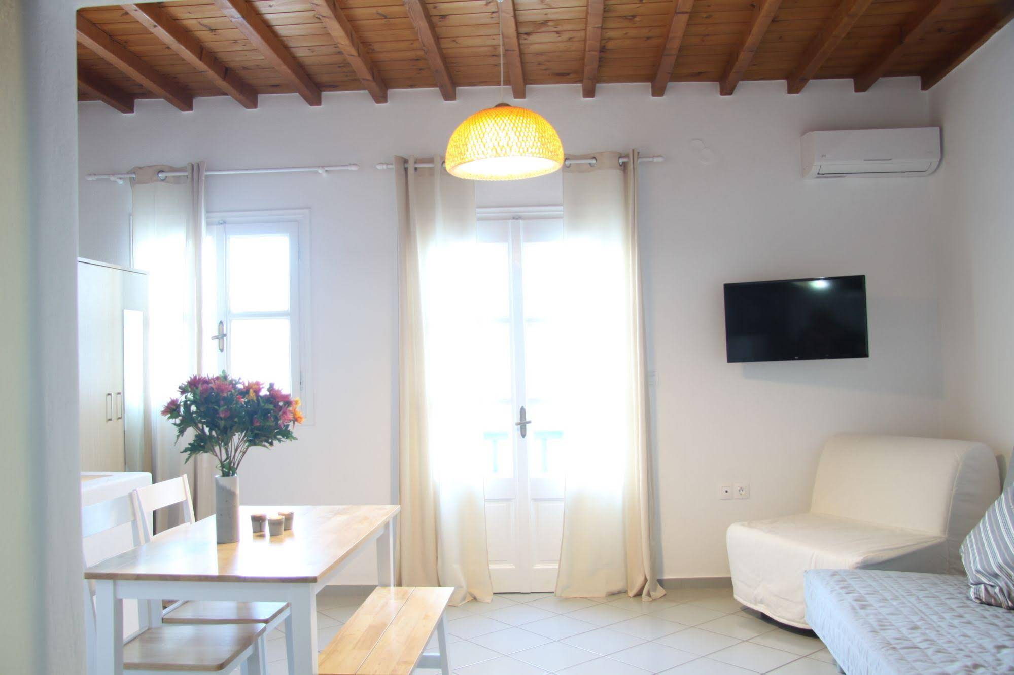 Lefteris Apartments