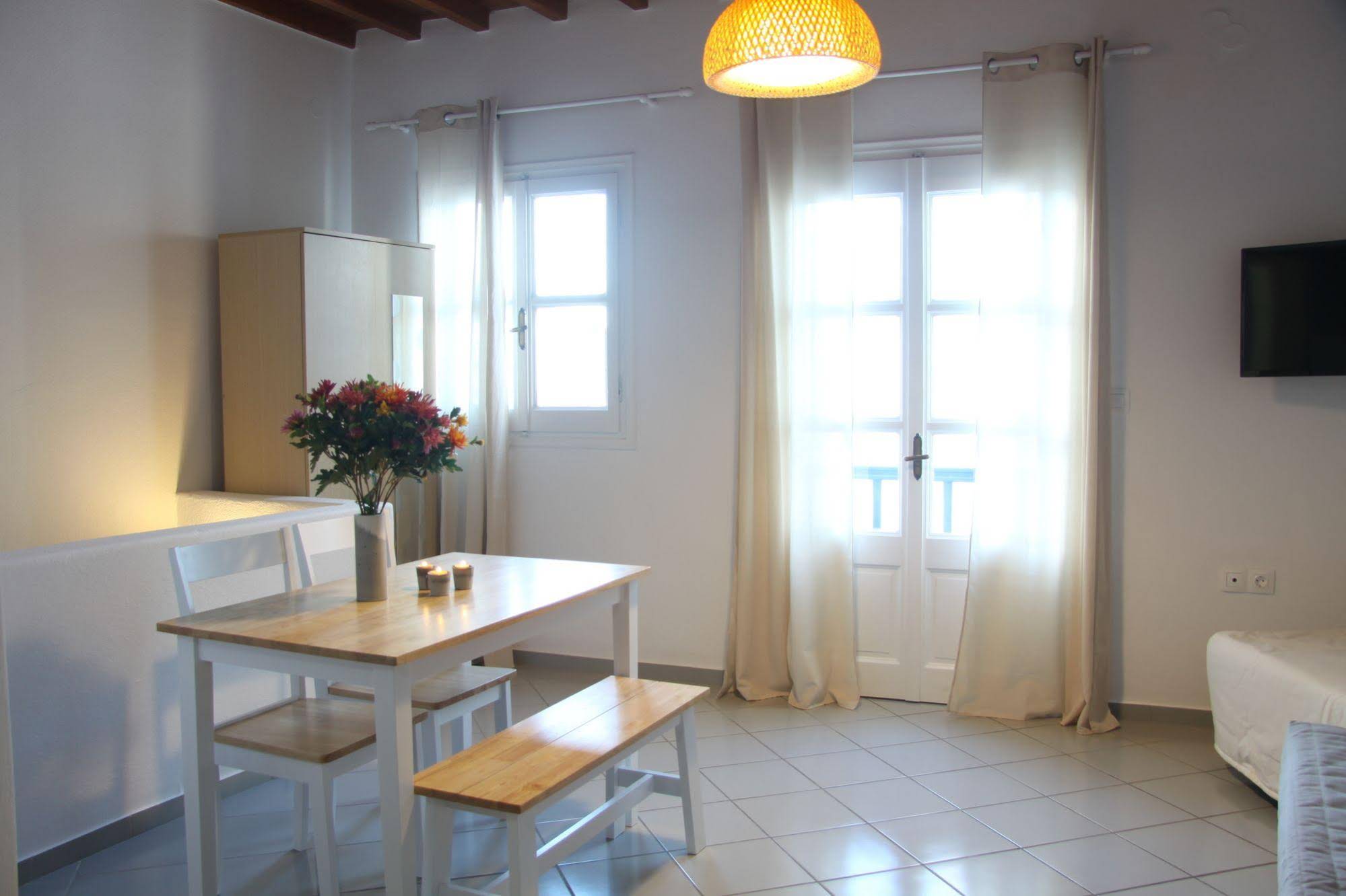 Lefteris Apartments