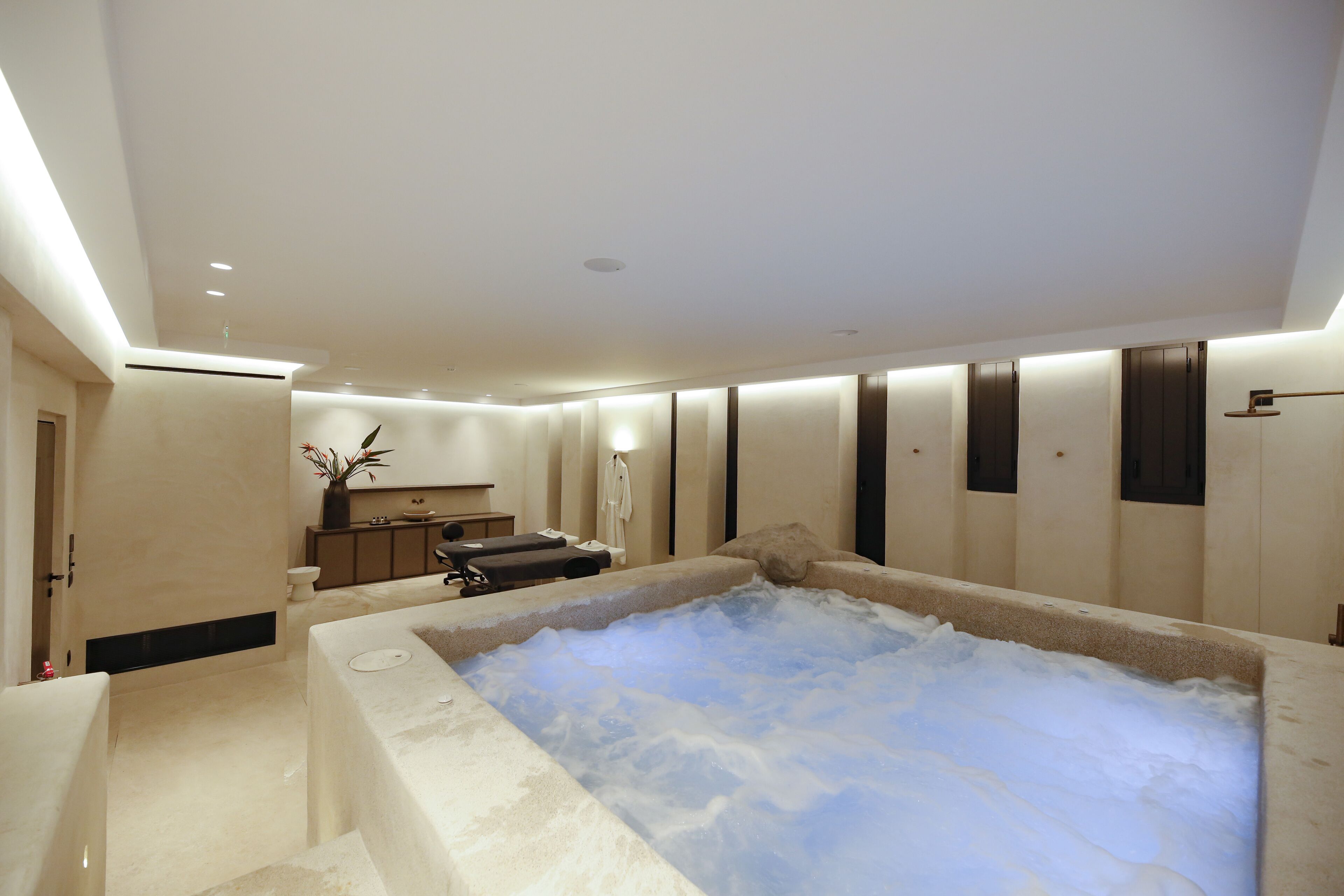 Aeonic Suites & Spa Mykonos