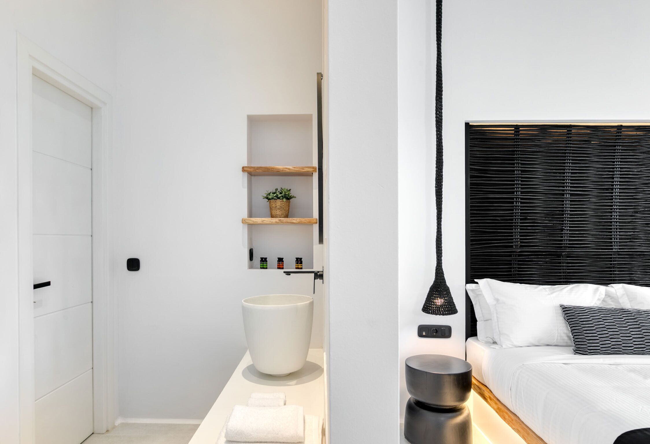Agrari Black Villas