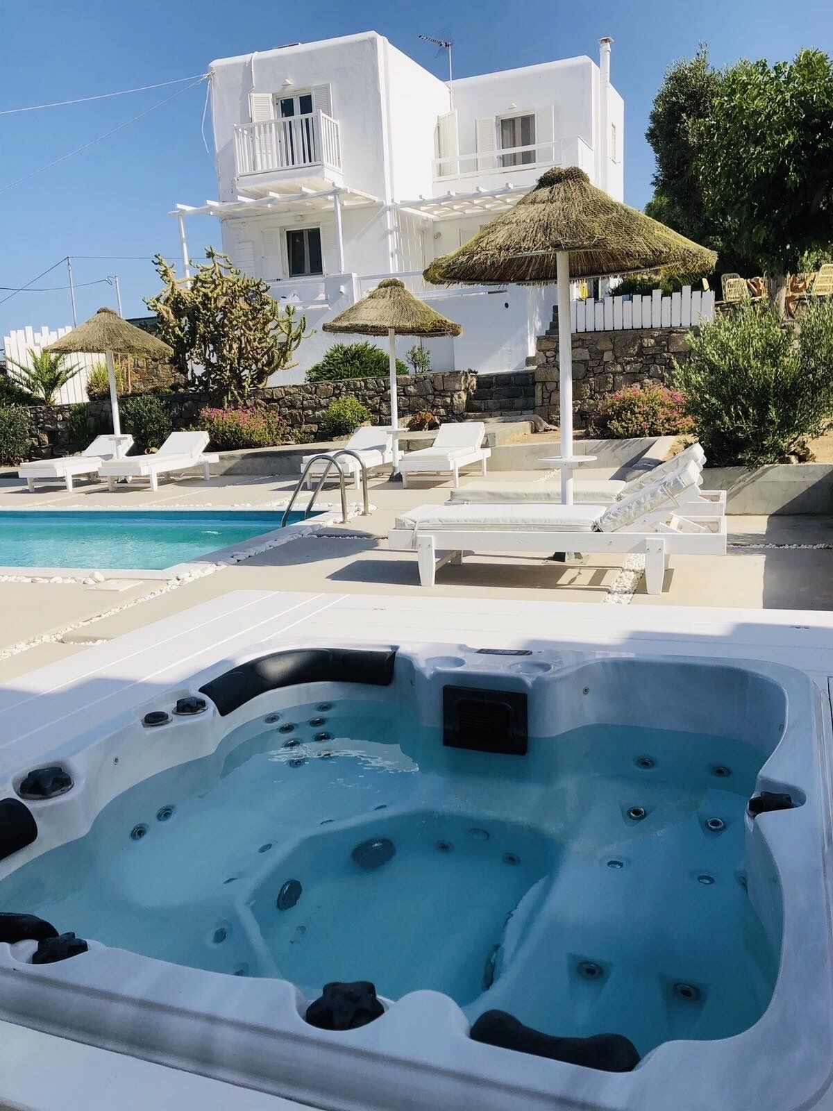 Amperian Mykonos Suites
