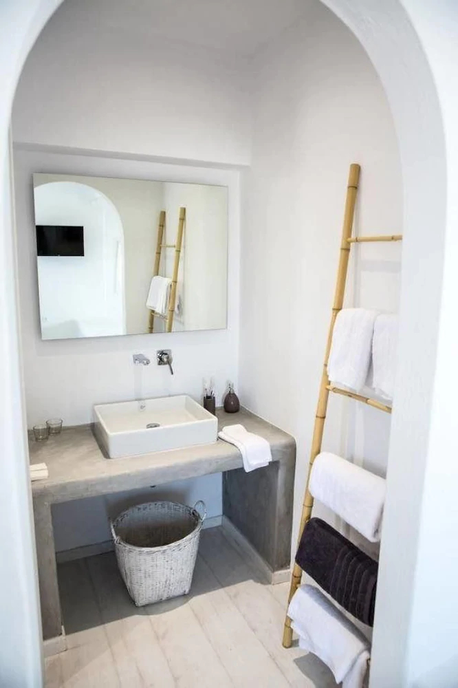 Bellou Suites