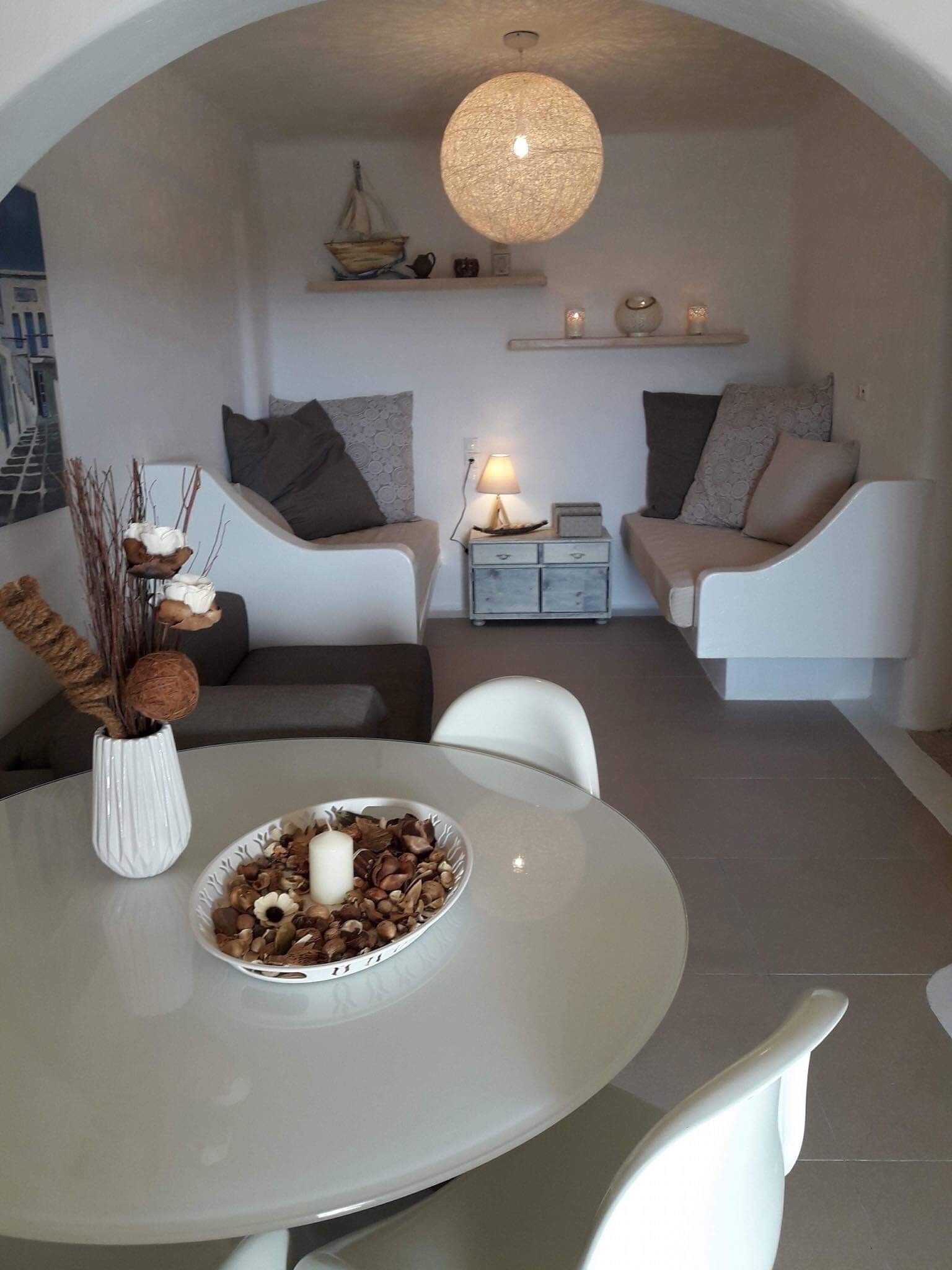 Helen House Minimal Perfection