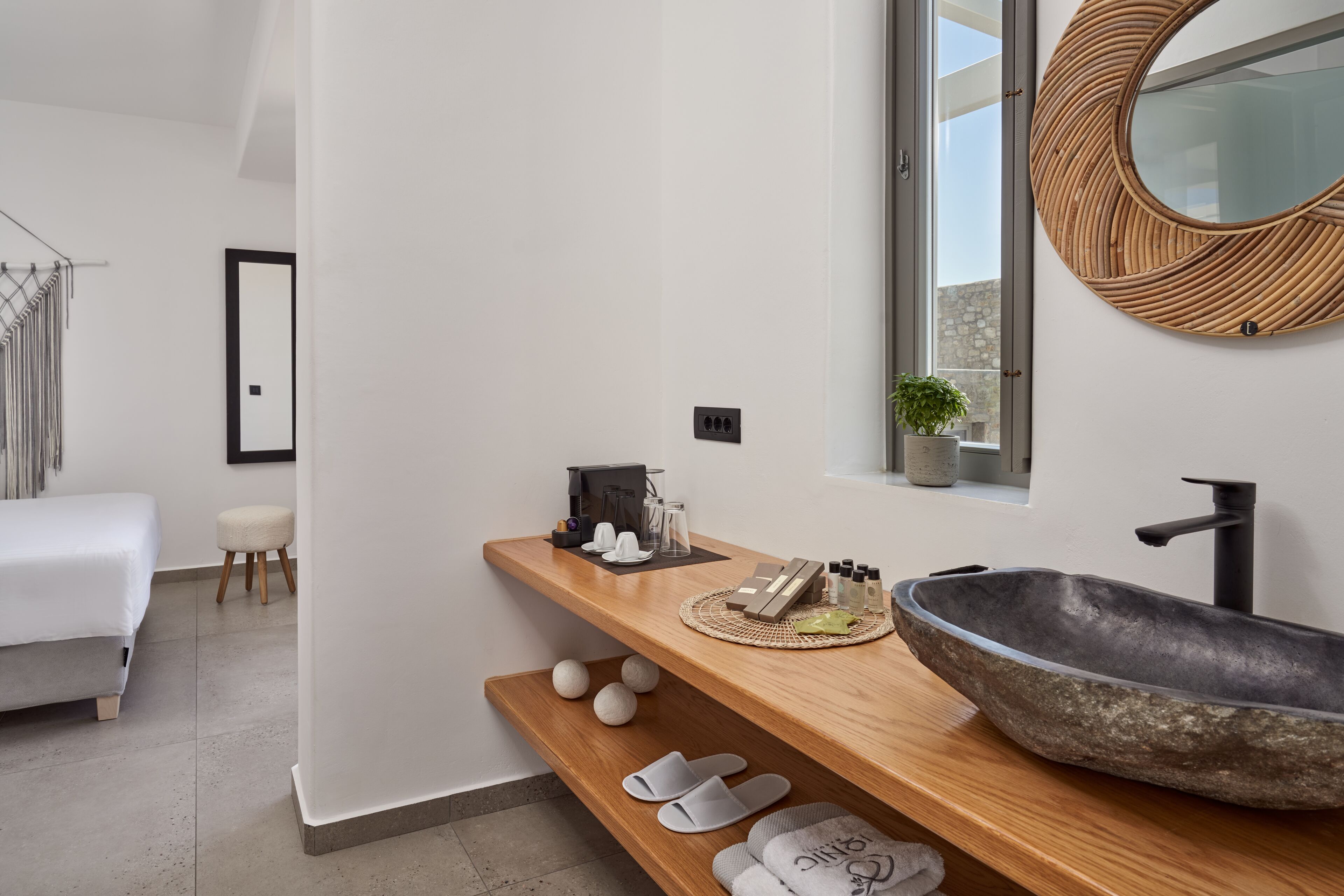 Ionic Suites