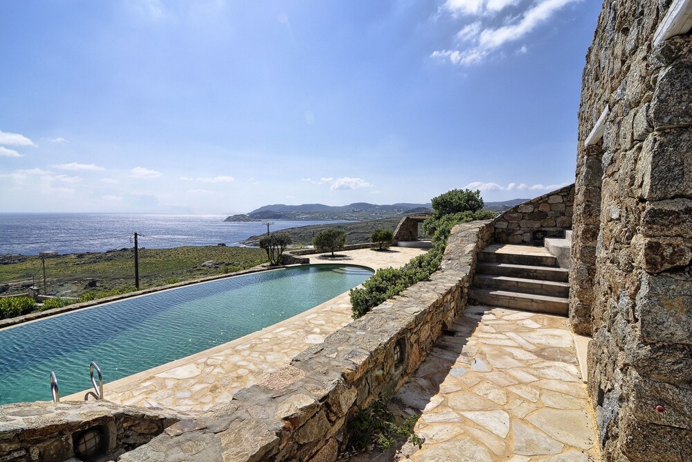 Lia Luxury Villa