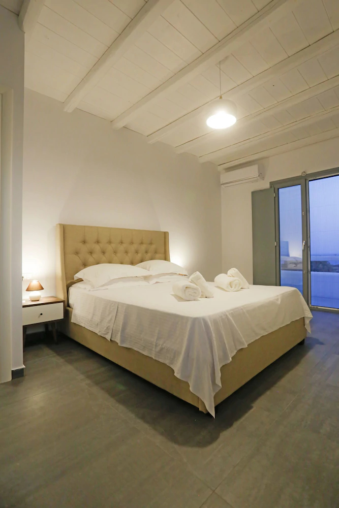 Nikoi Villas