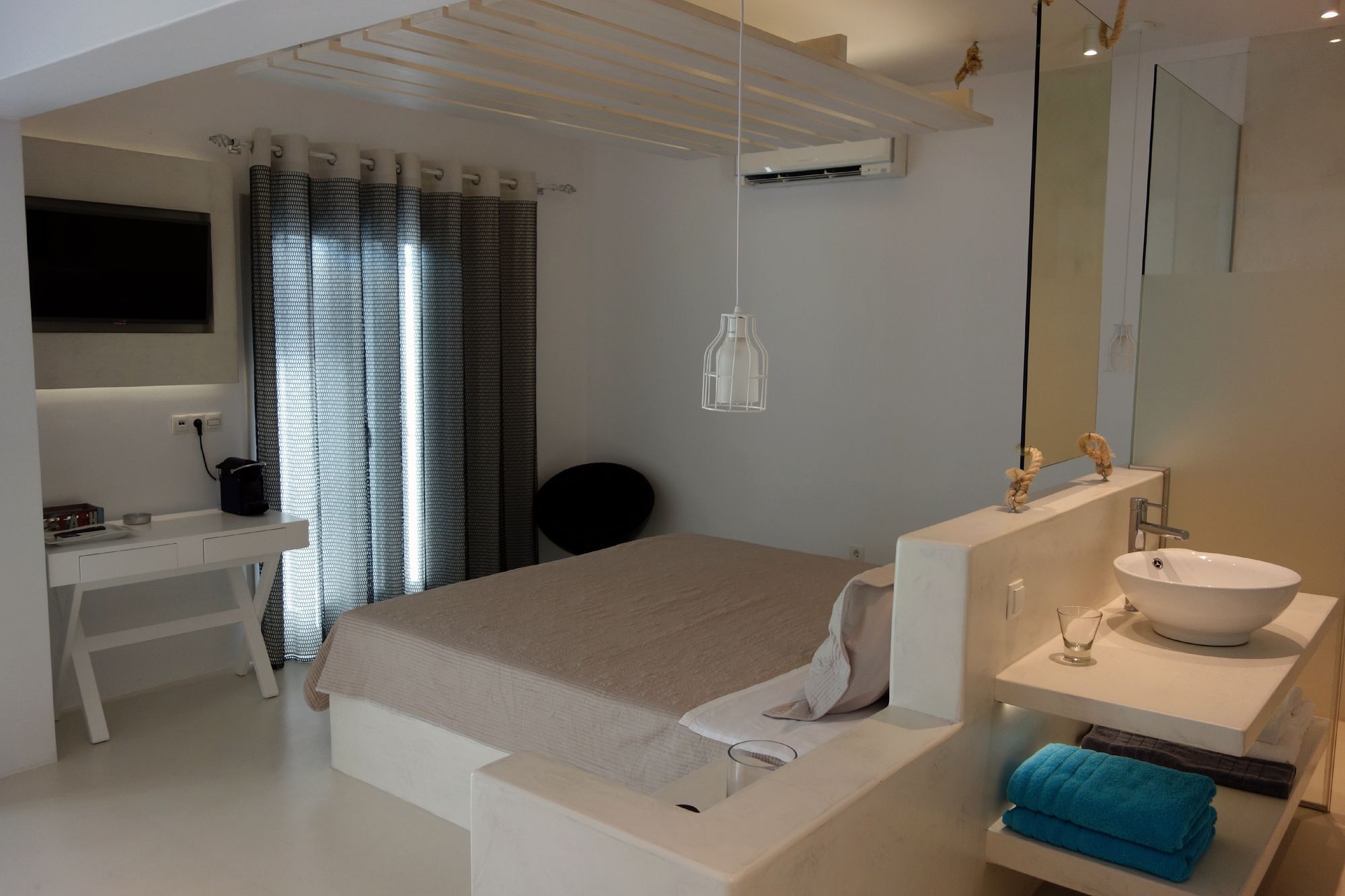 Myconian Sunrise Relais & Chateaux Hotel