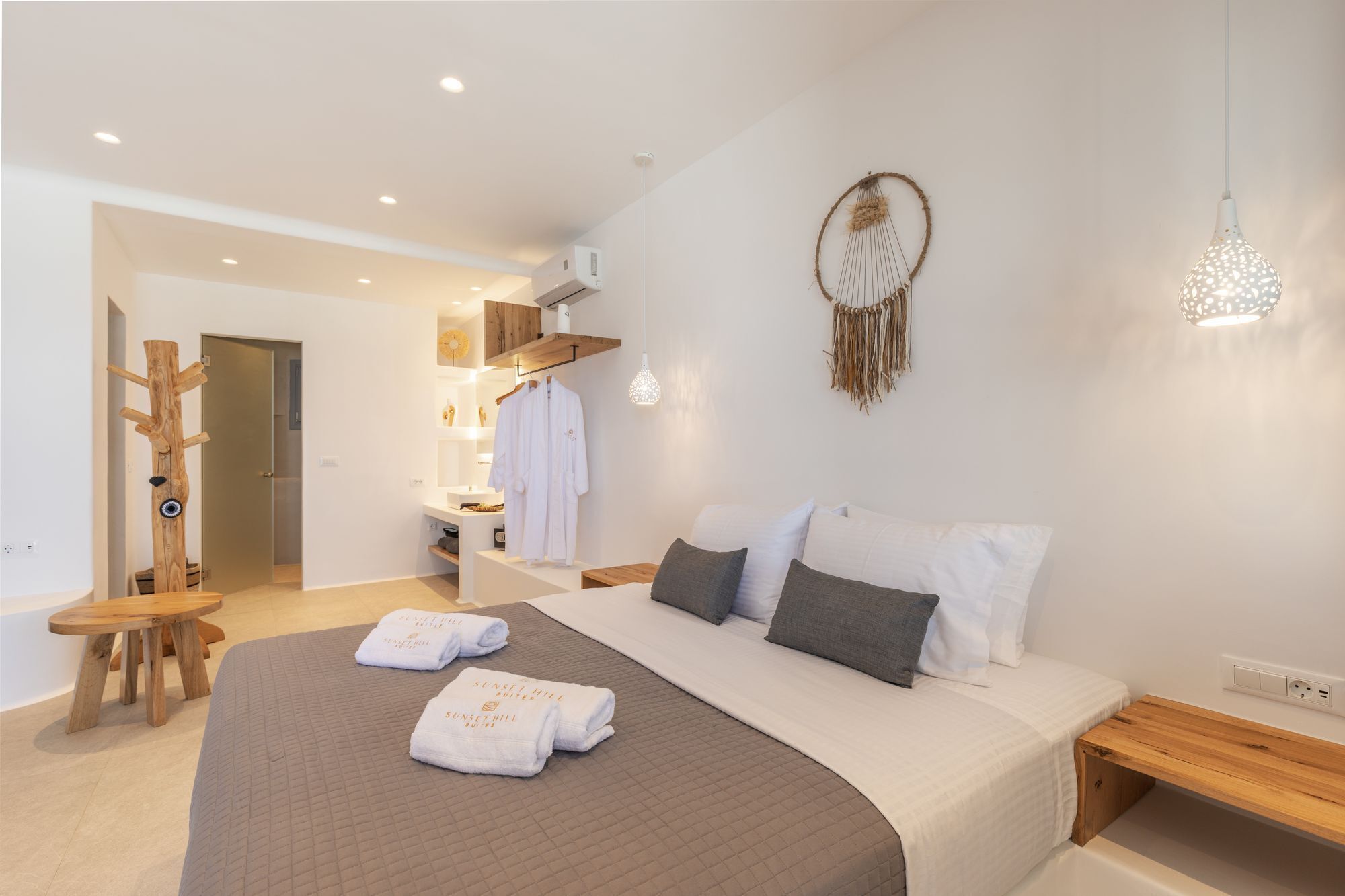 Sunset Hill Suites