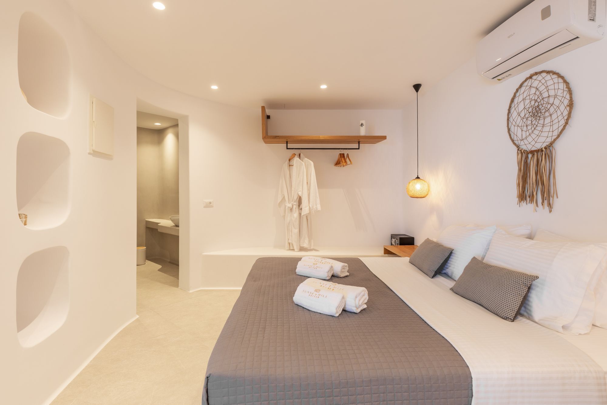 Sunset Hill Suites