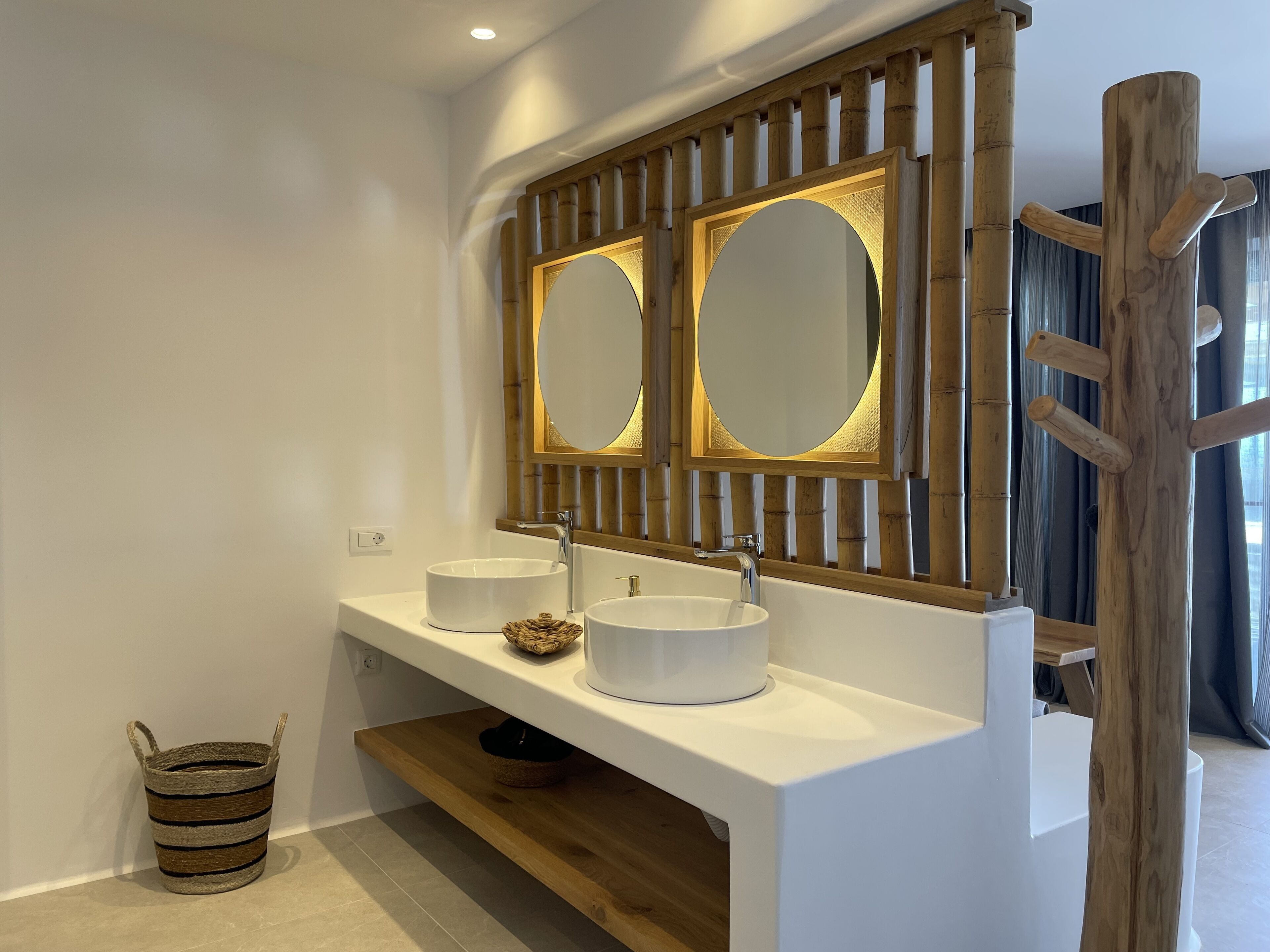 Sunset Hill Suites