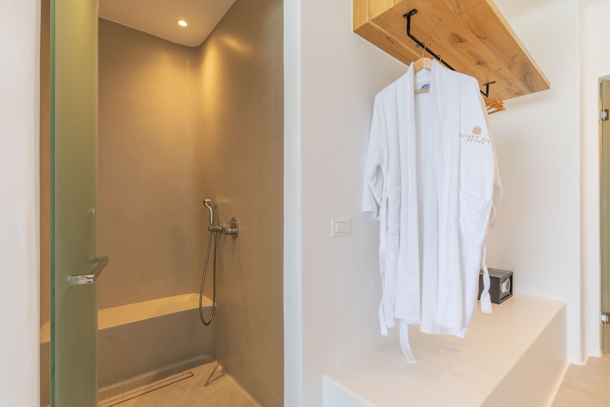 Sunset Hill Suites