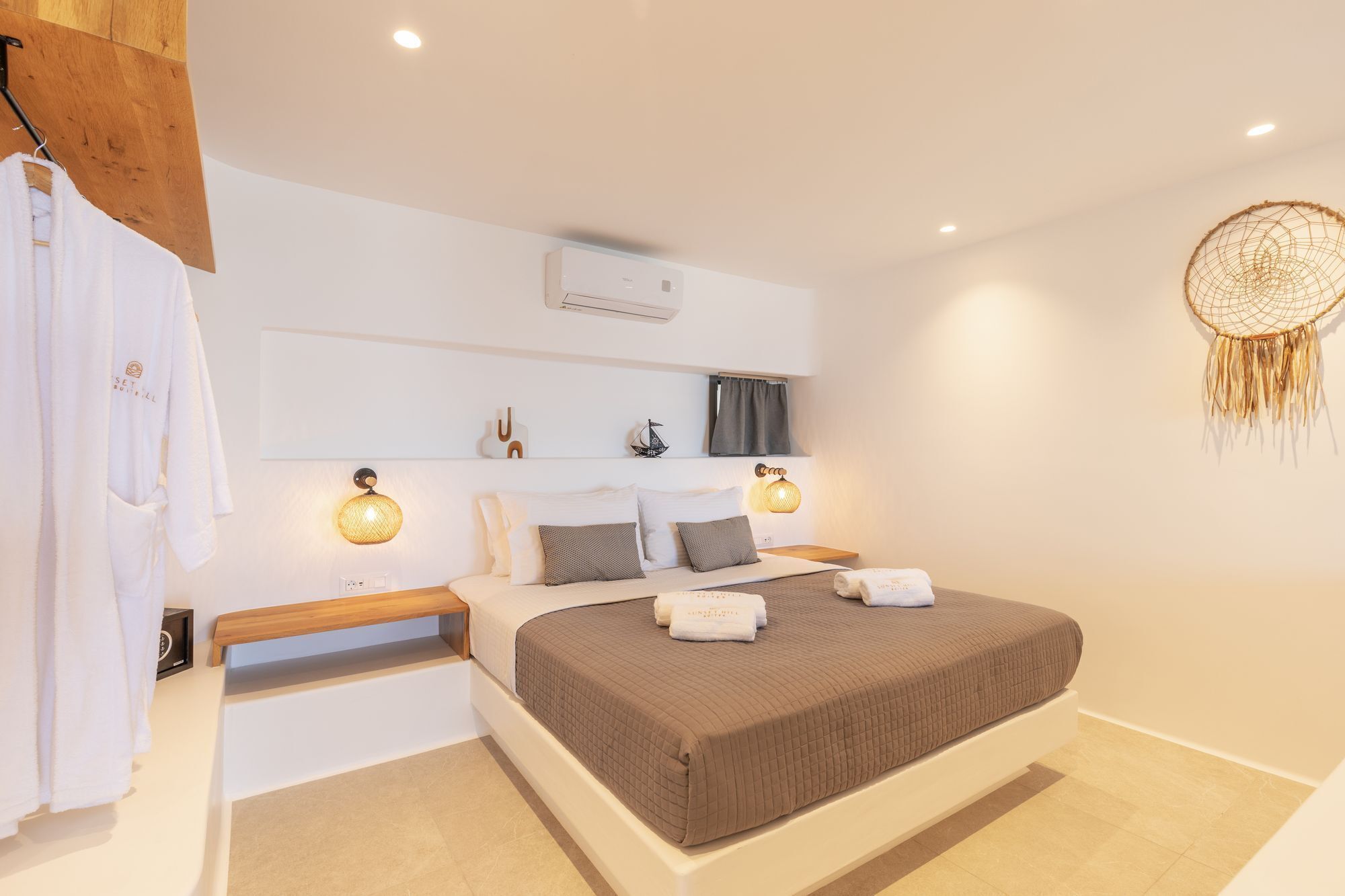 Sunset Hill Suites