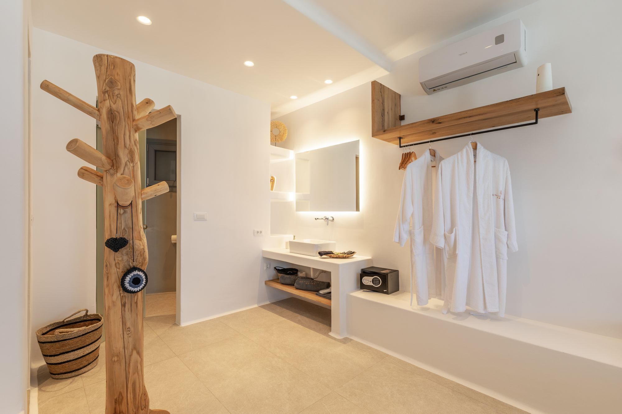 Sunset Hill Suites