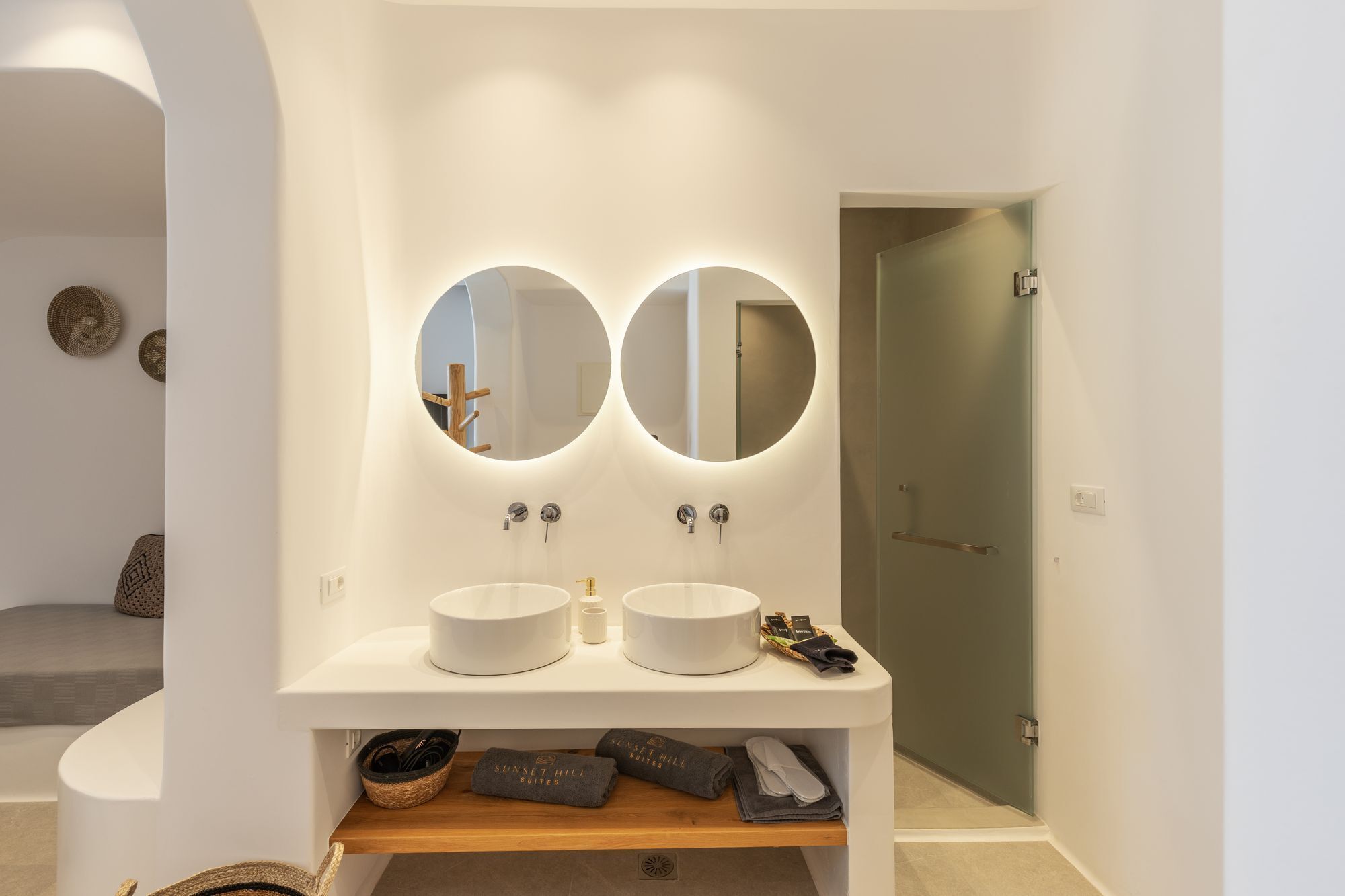 Sunset Hill Suites