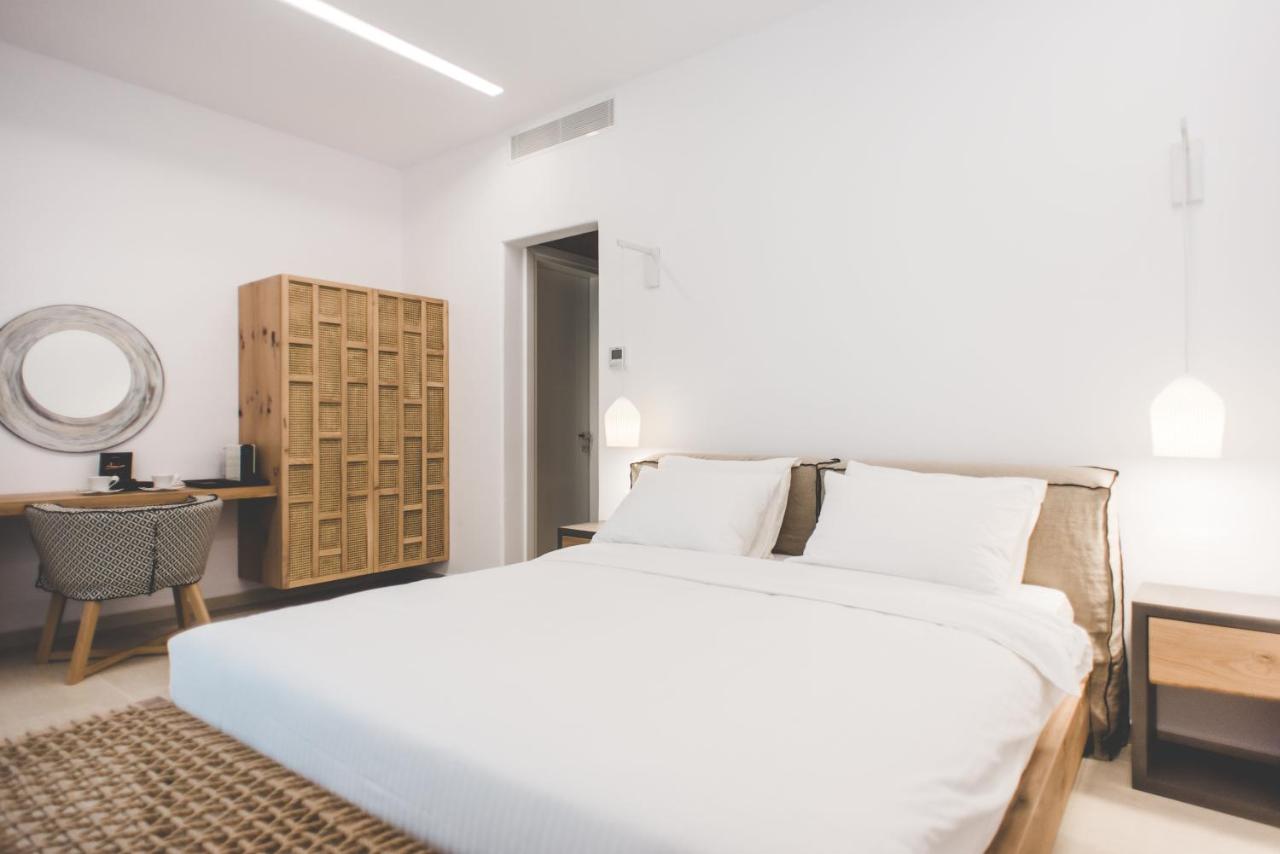 Super Paradise Suites