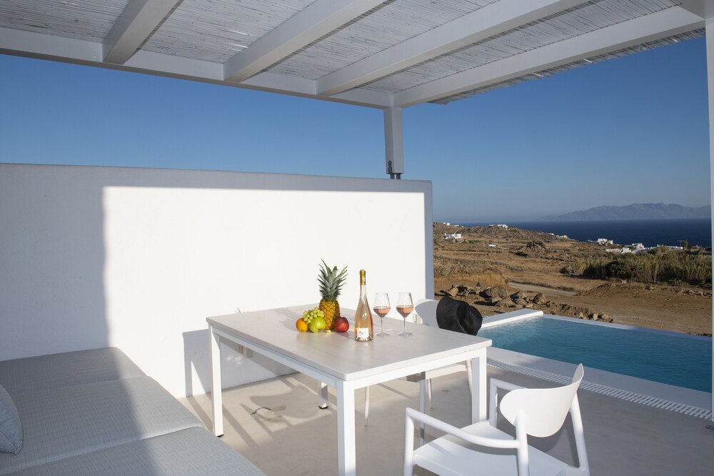 Ammonite Mykonos Private Suites
