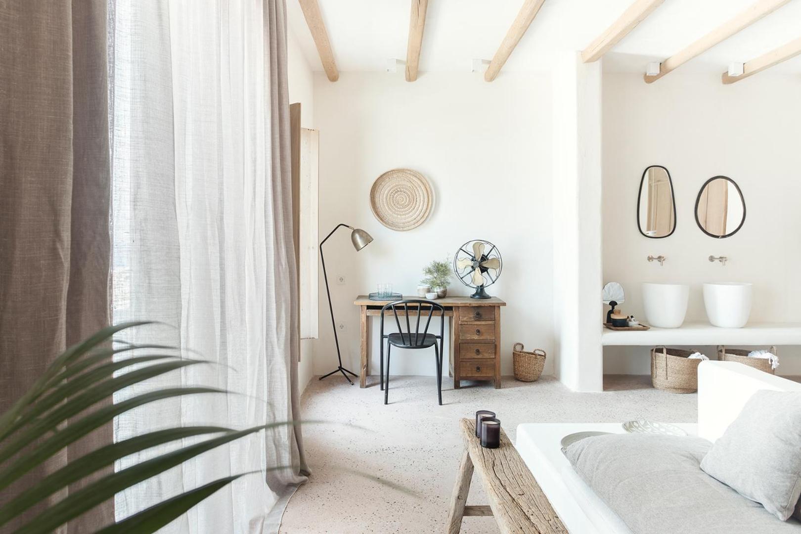 The Wild Hotel by Interni