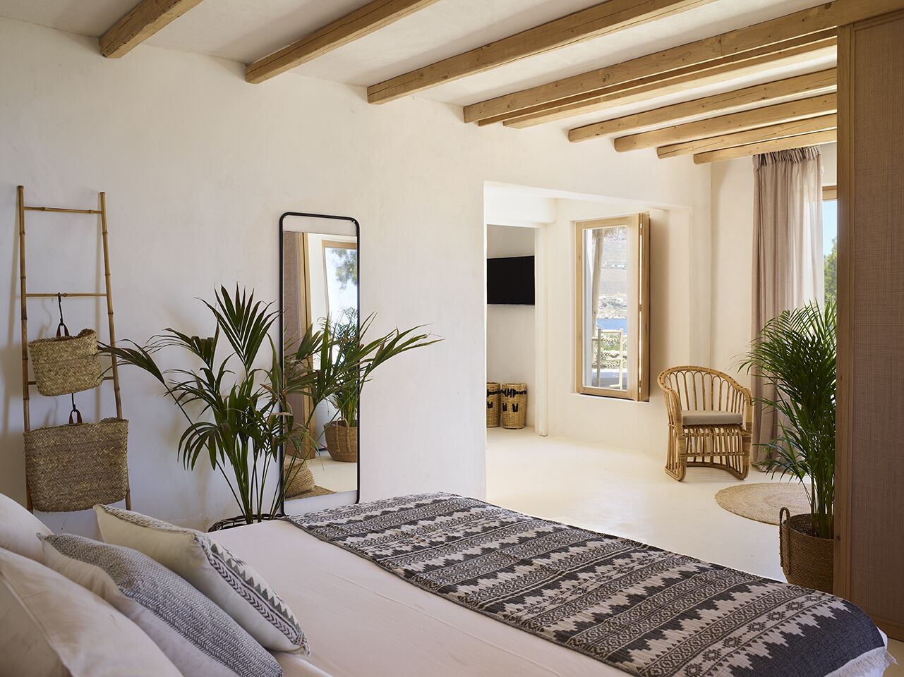 The Wild Hotel by Interni