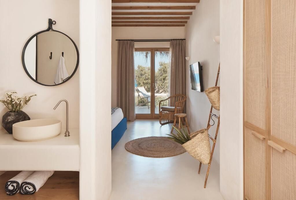 The Wild Hotel by Interni