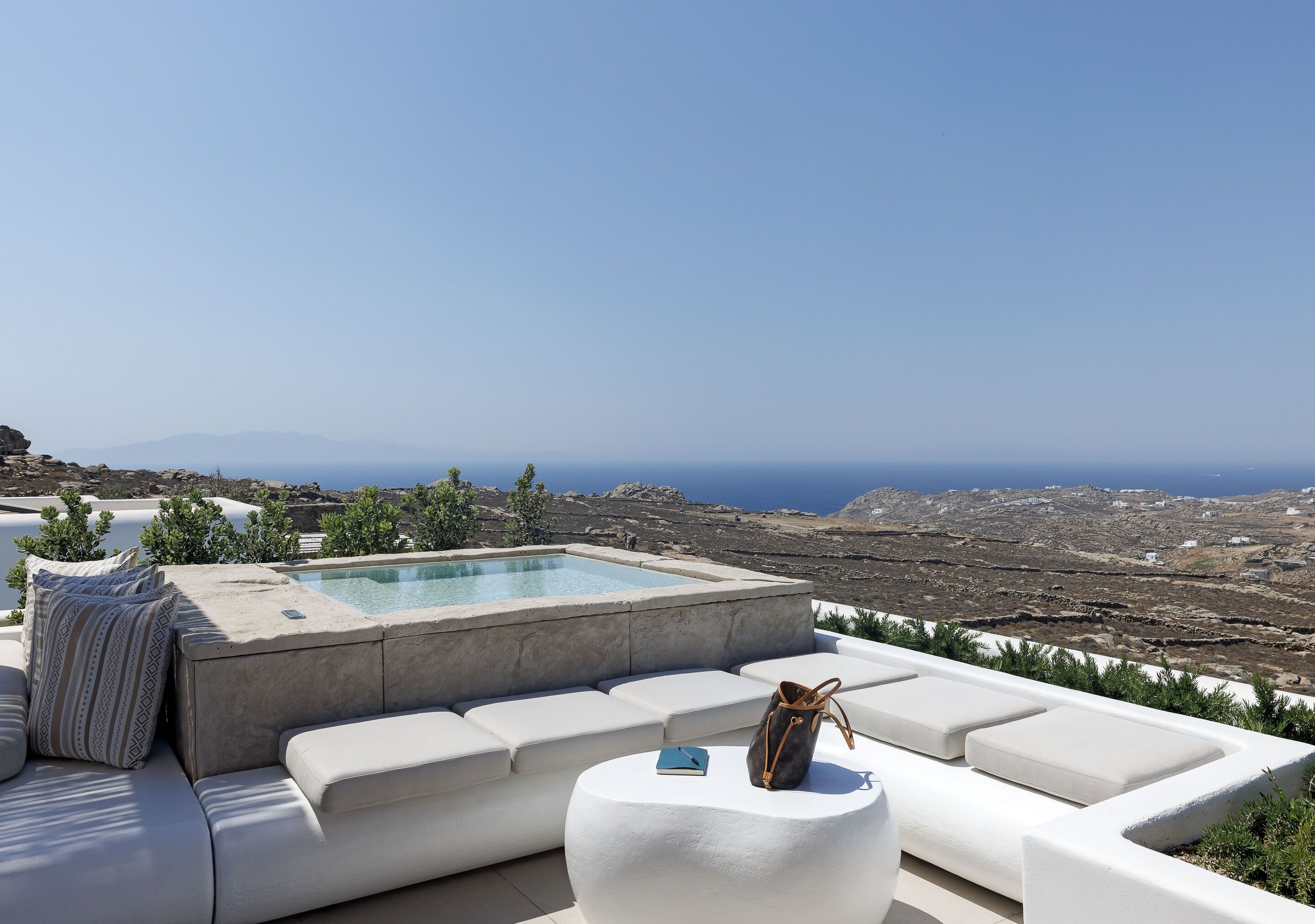 White Art Suites