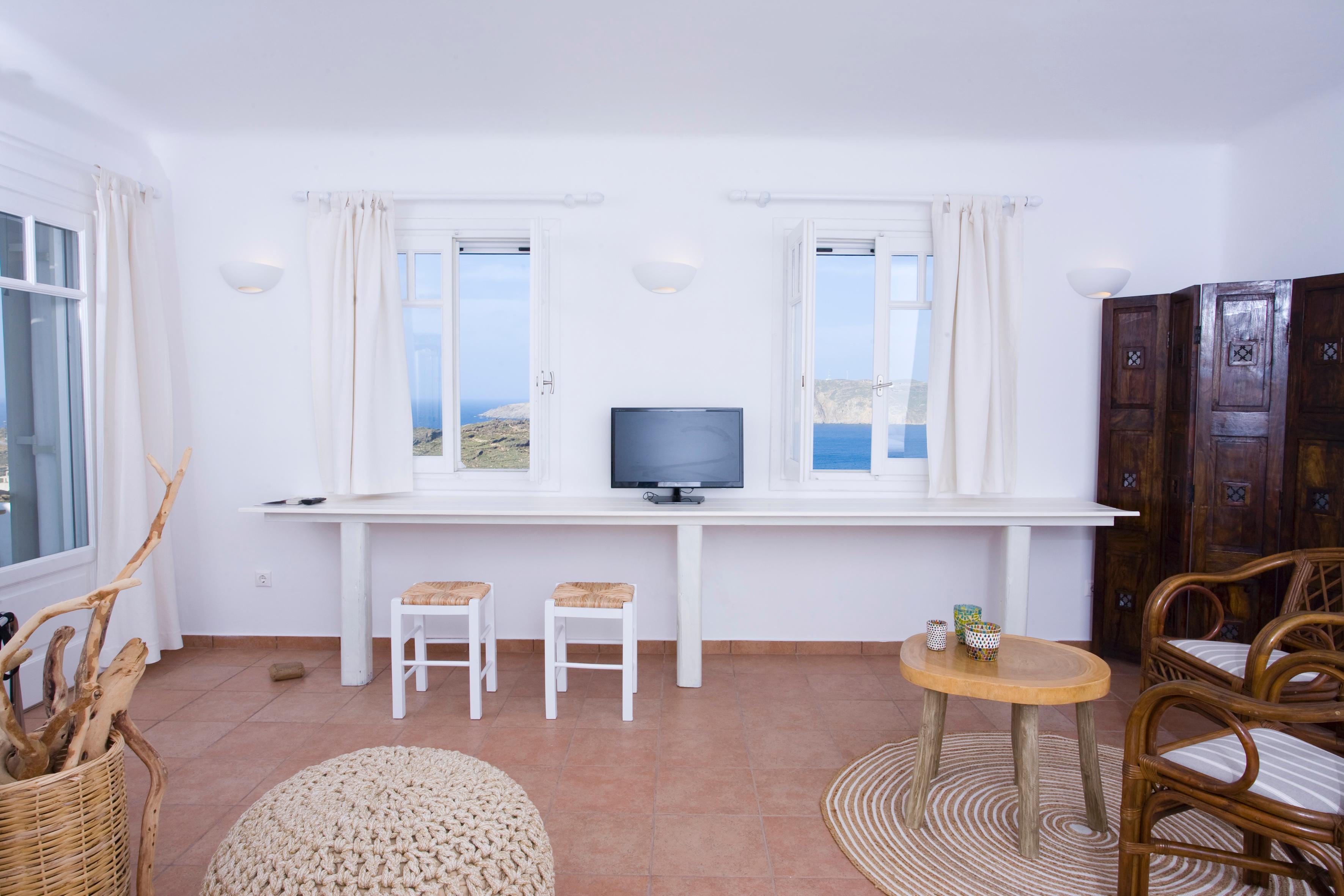 Yakinthos Residence