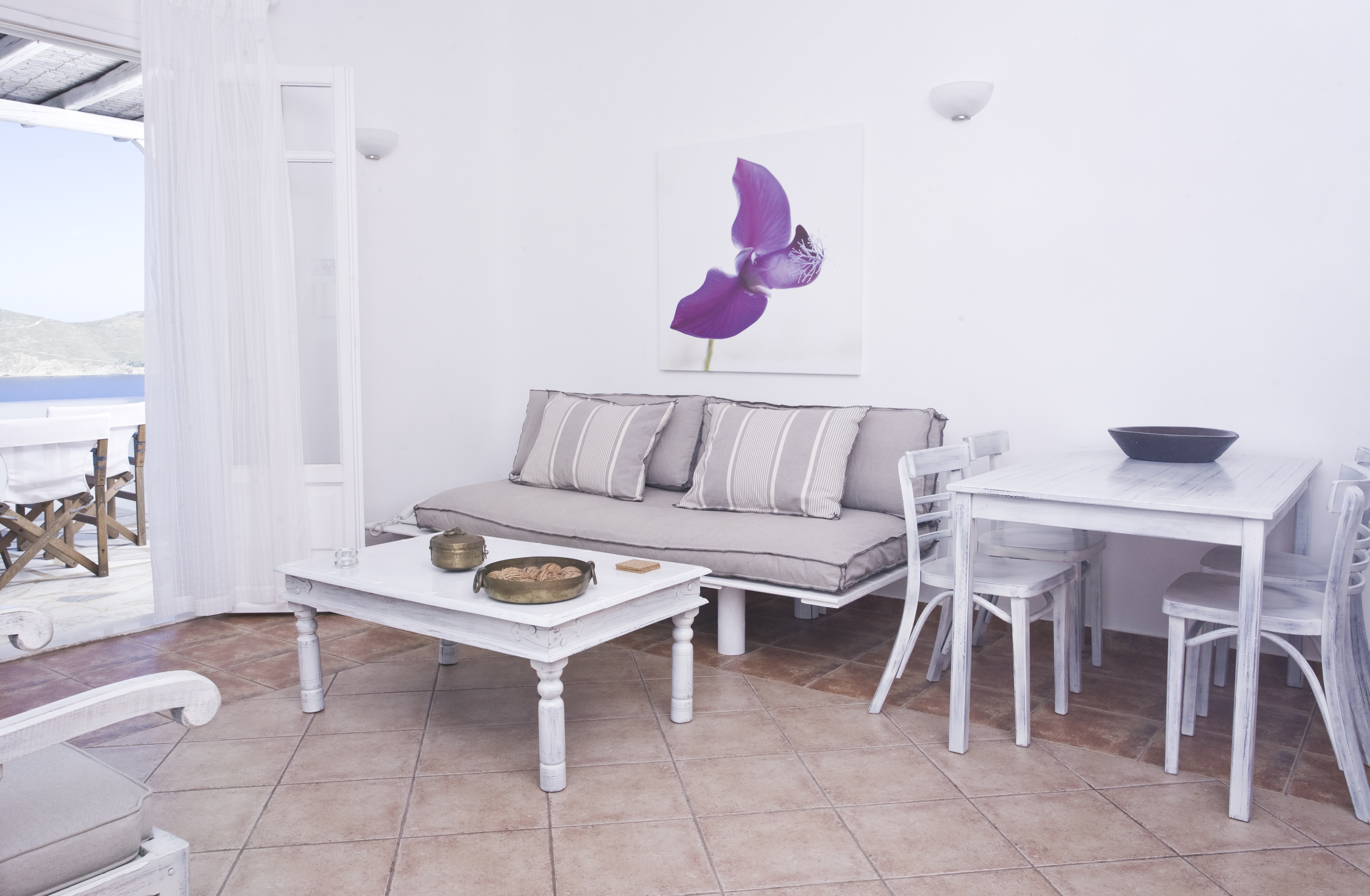Yakinthos Residence