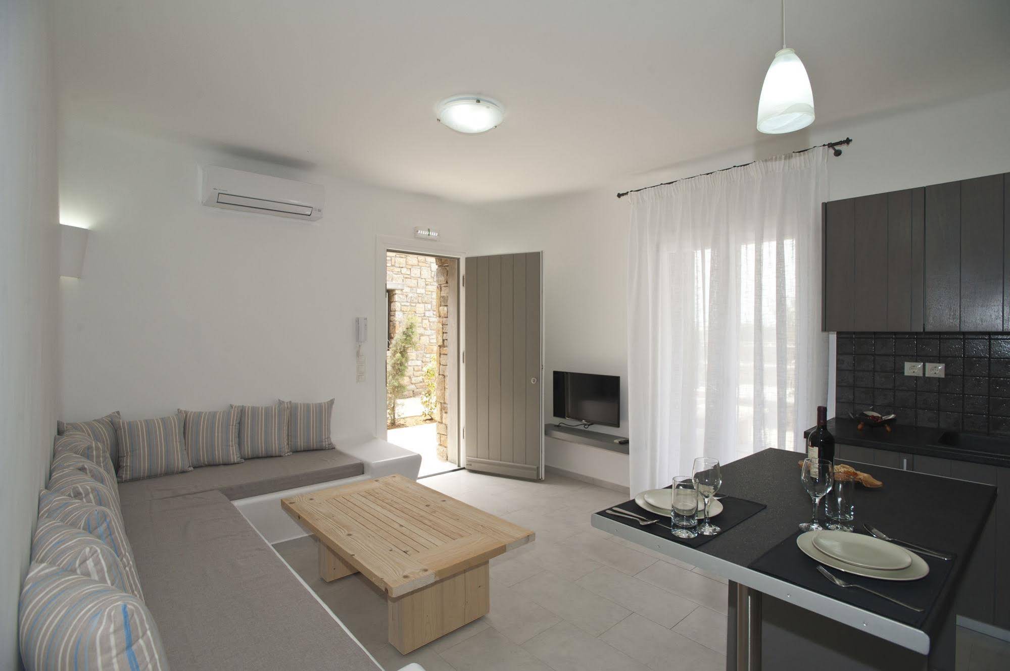AC Village Christoulis