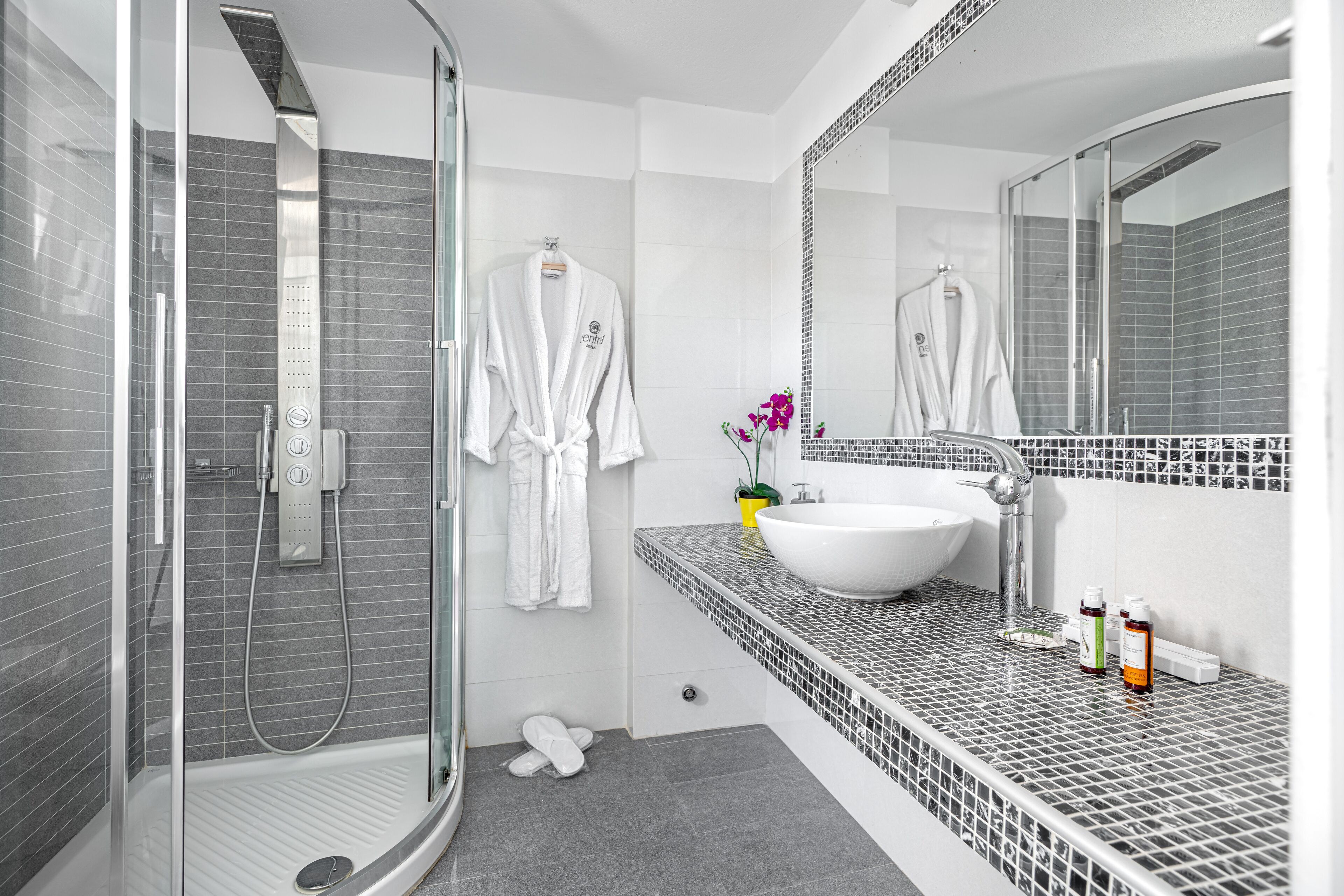 Central Suites