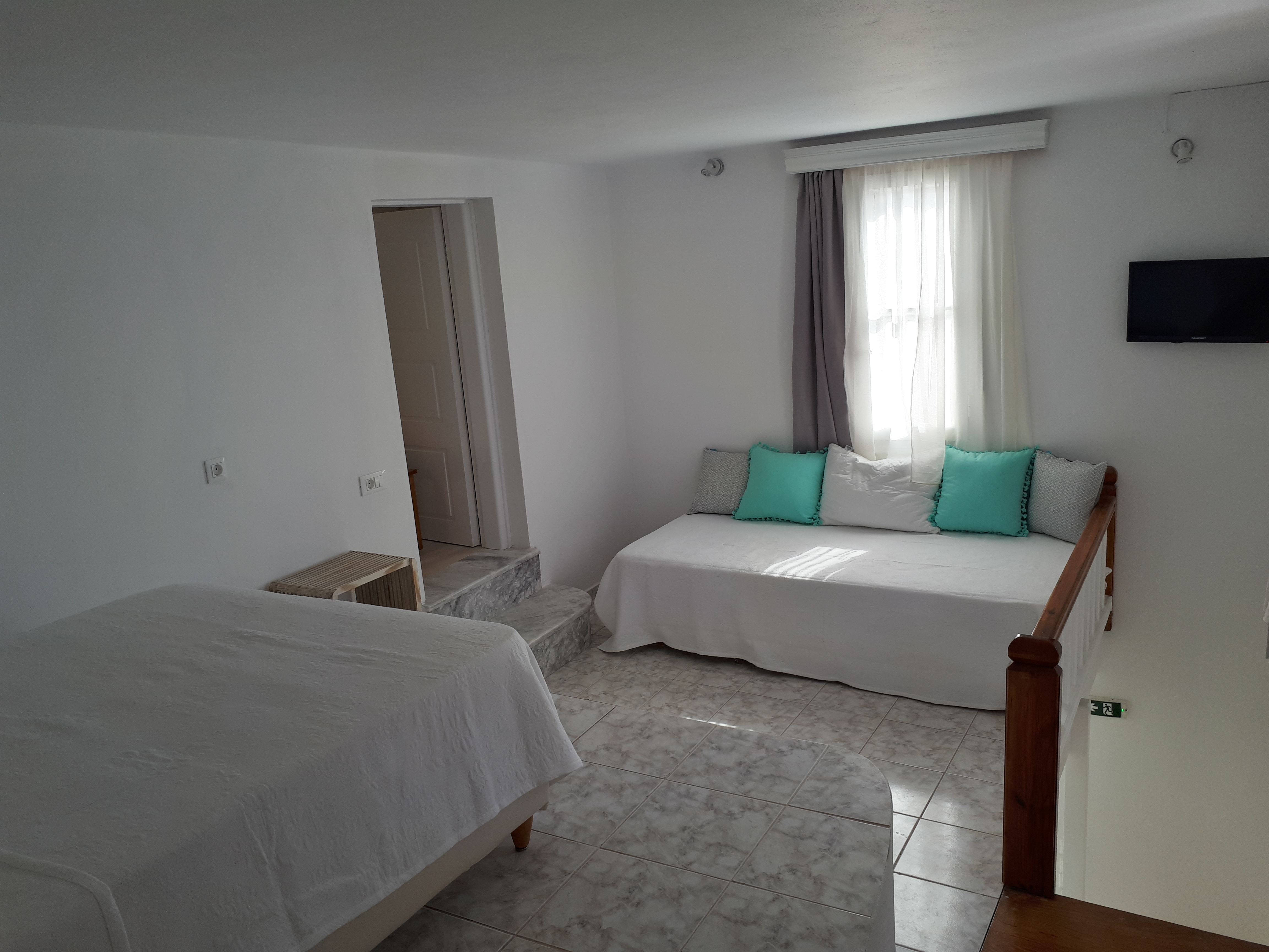 Charissi Hotel
