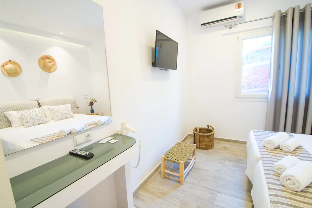 Dimele Rooms & Studios