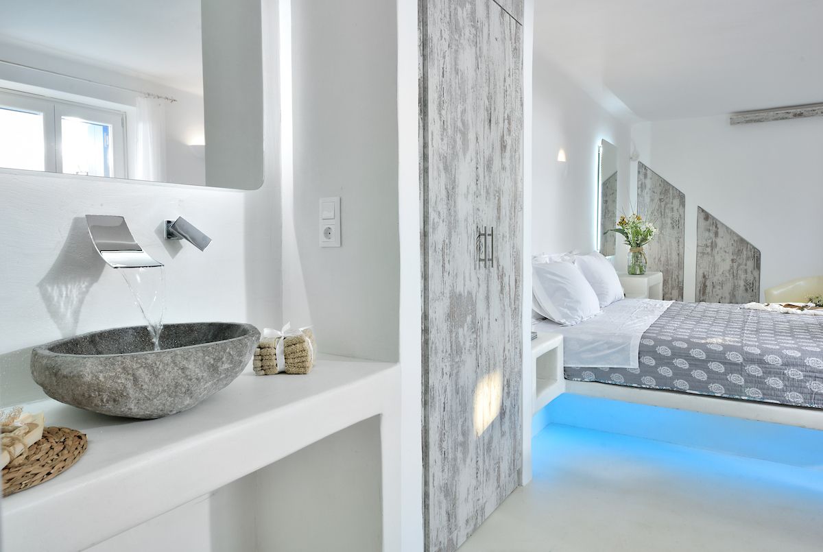 Elegant Villas & Suites