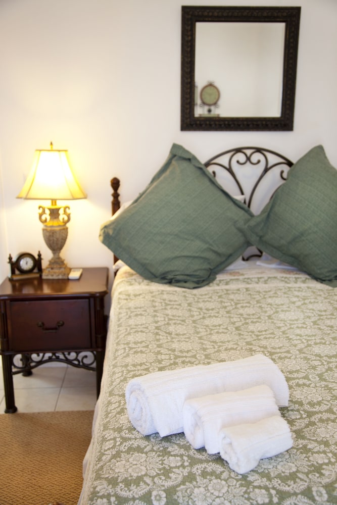 Eleni's Village Suites