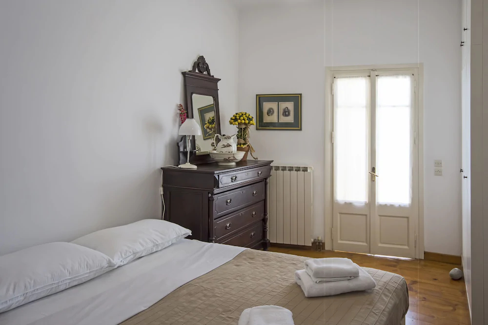 Erato Traditional Town House
