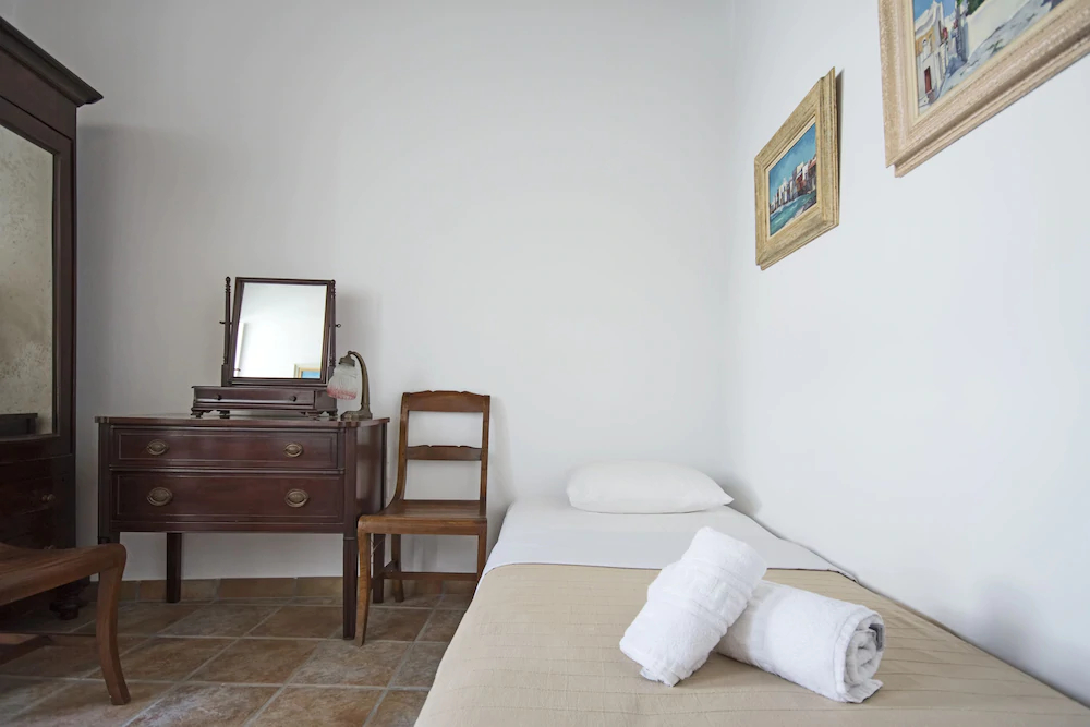 Erato Traditional Town House