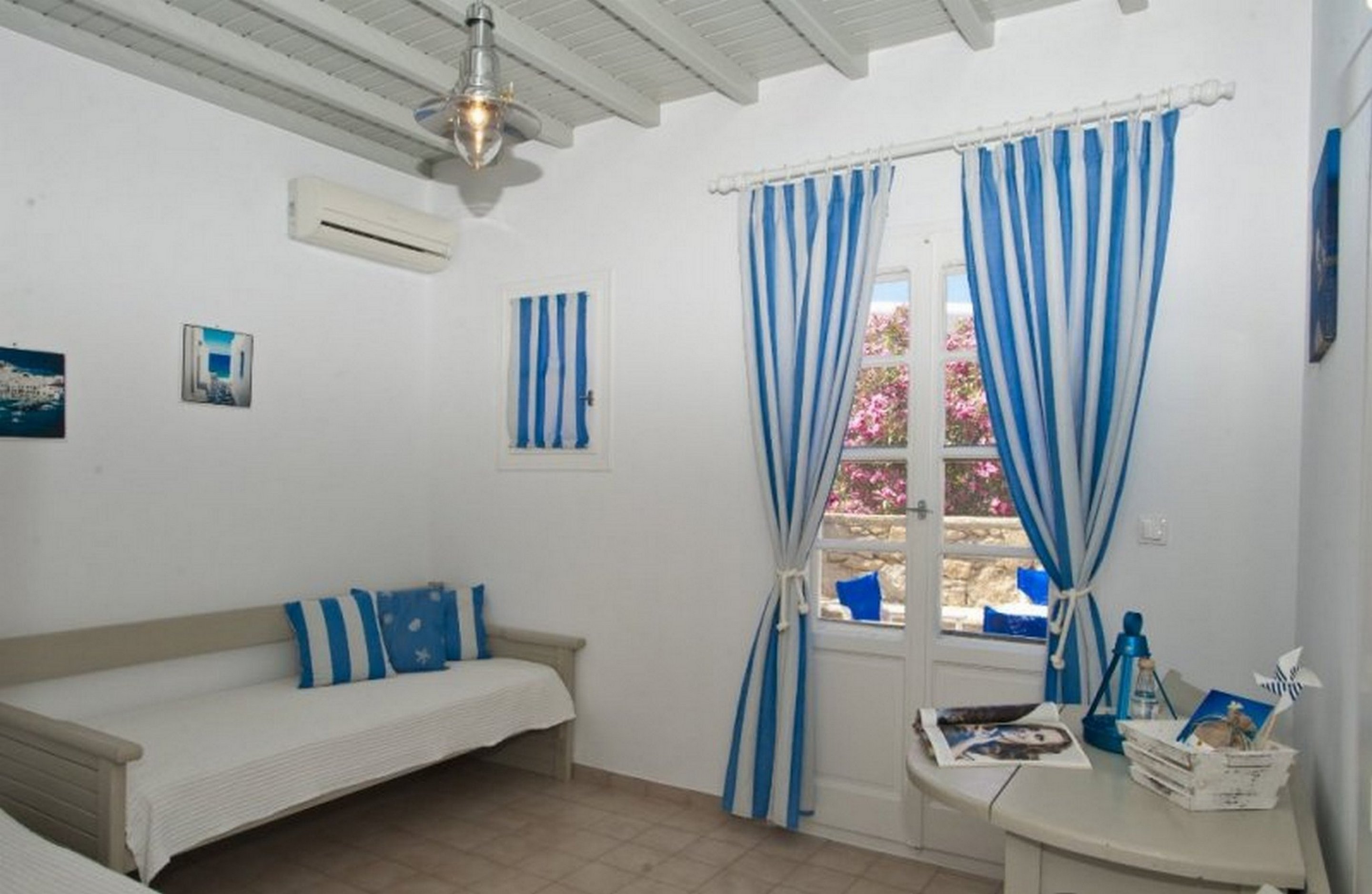 Gryparis' Club Apartments