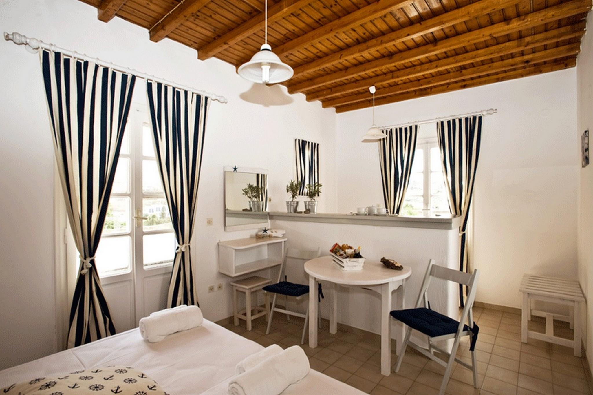 Gryparis' Club Apartments