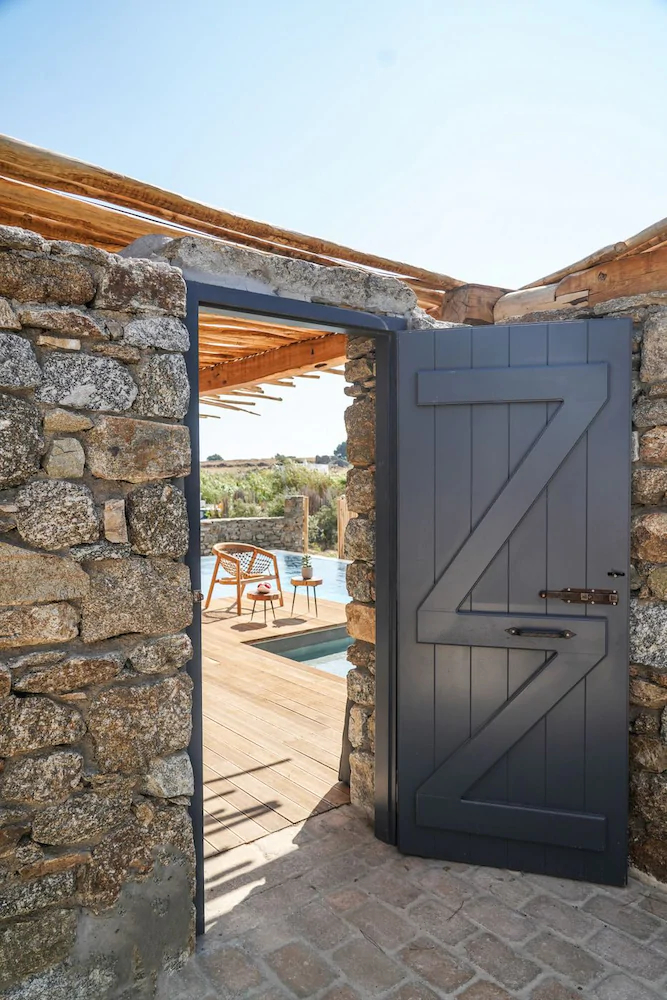 Ikies of Mykonos