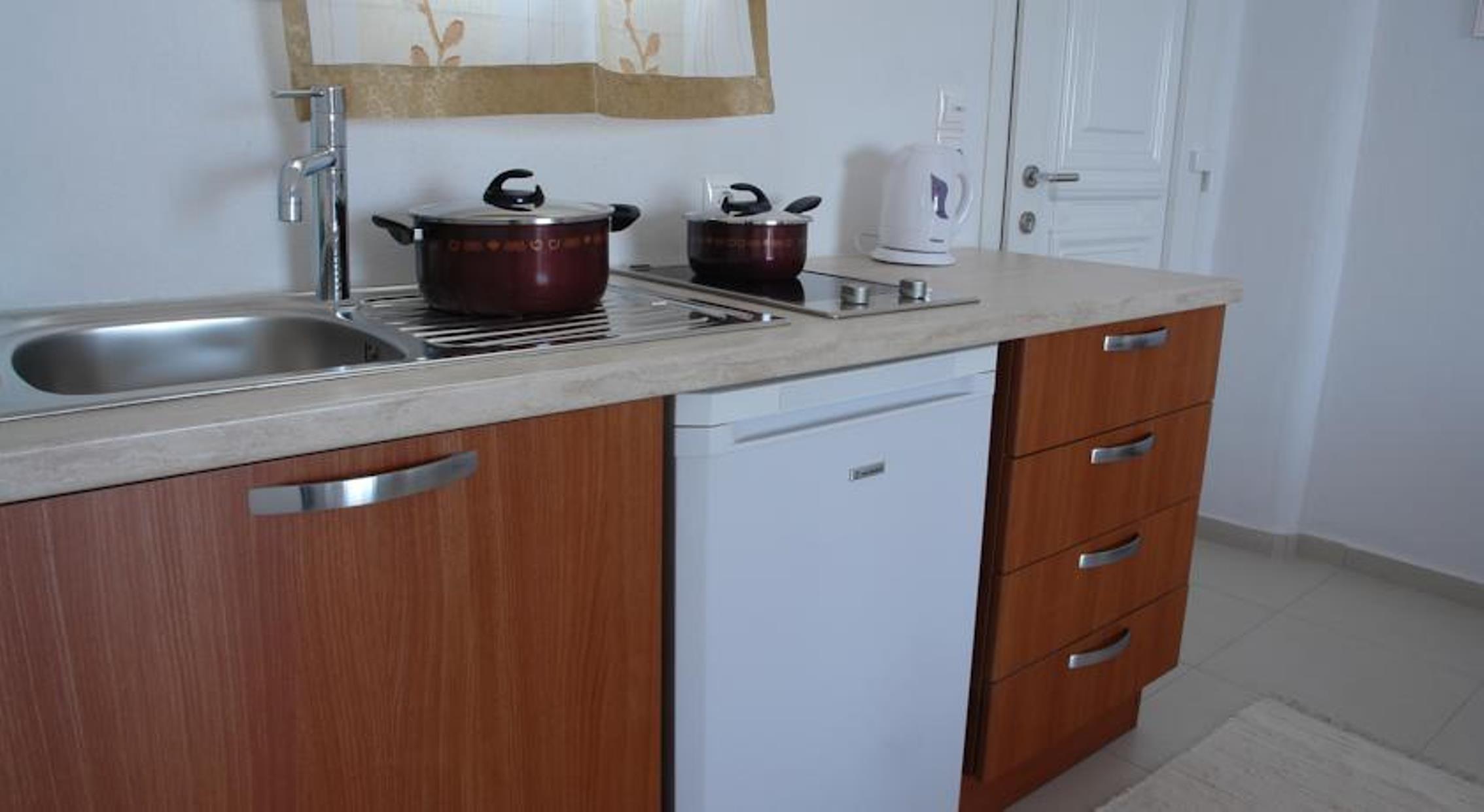 Maroulina's Boutique Studios And Apartments