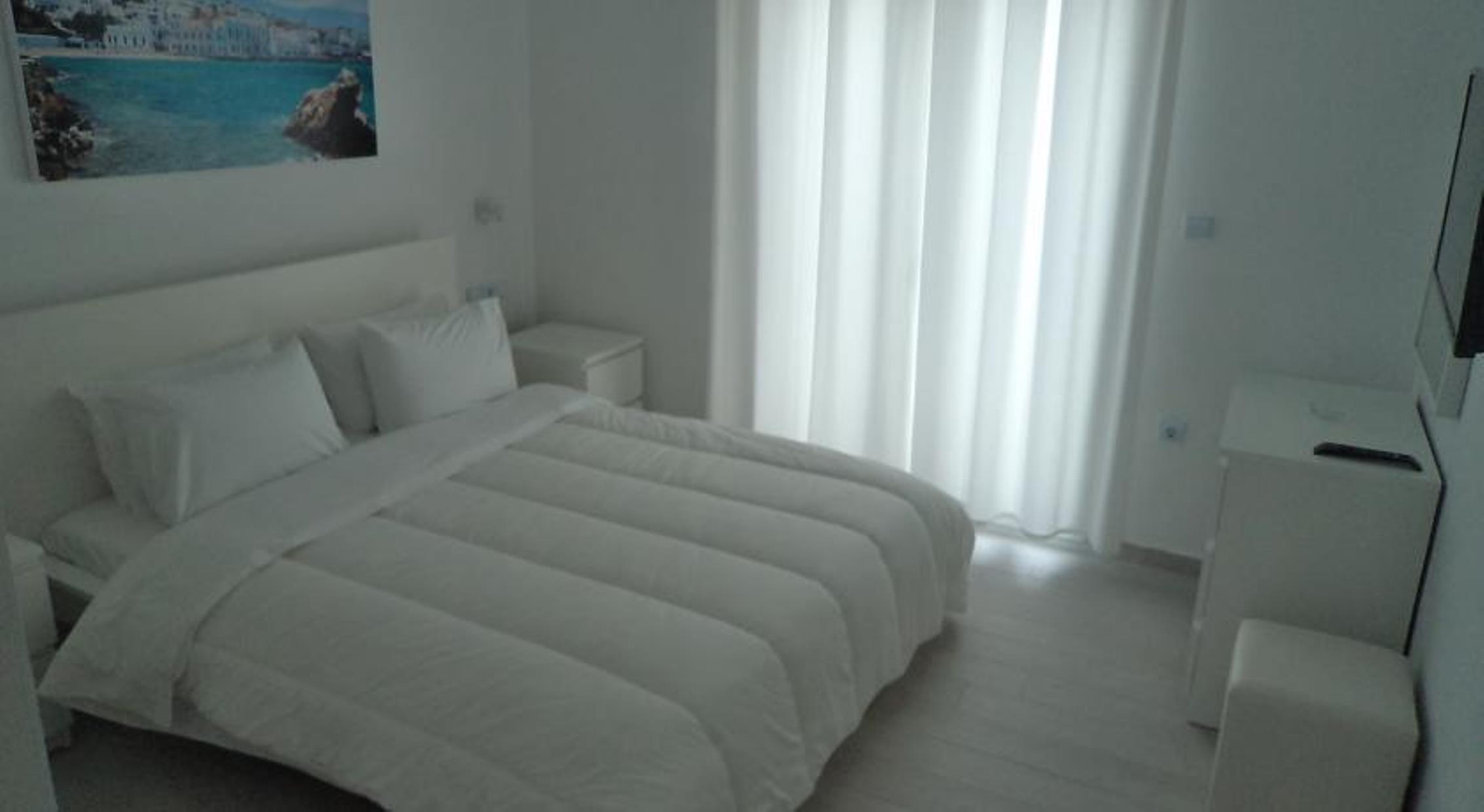 Maroulina's Boutique Studios And Apartments