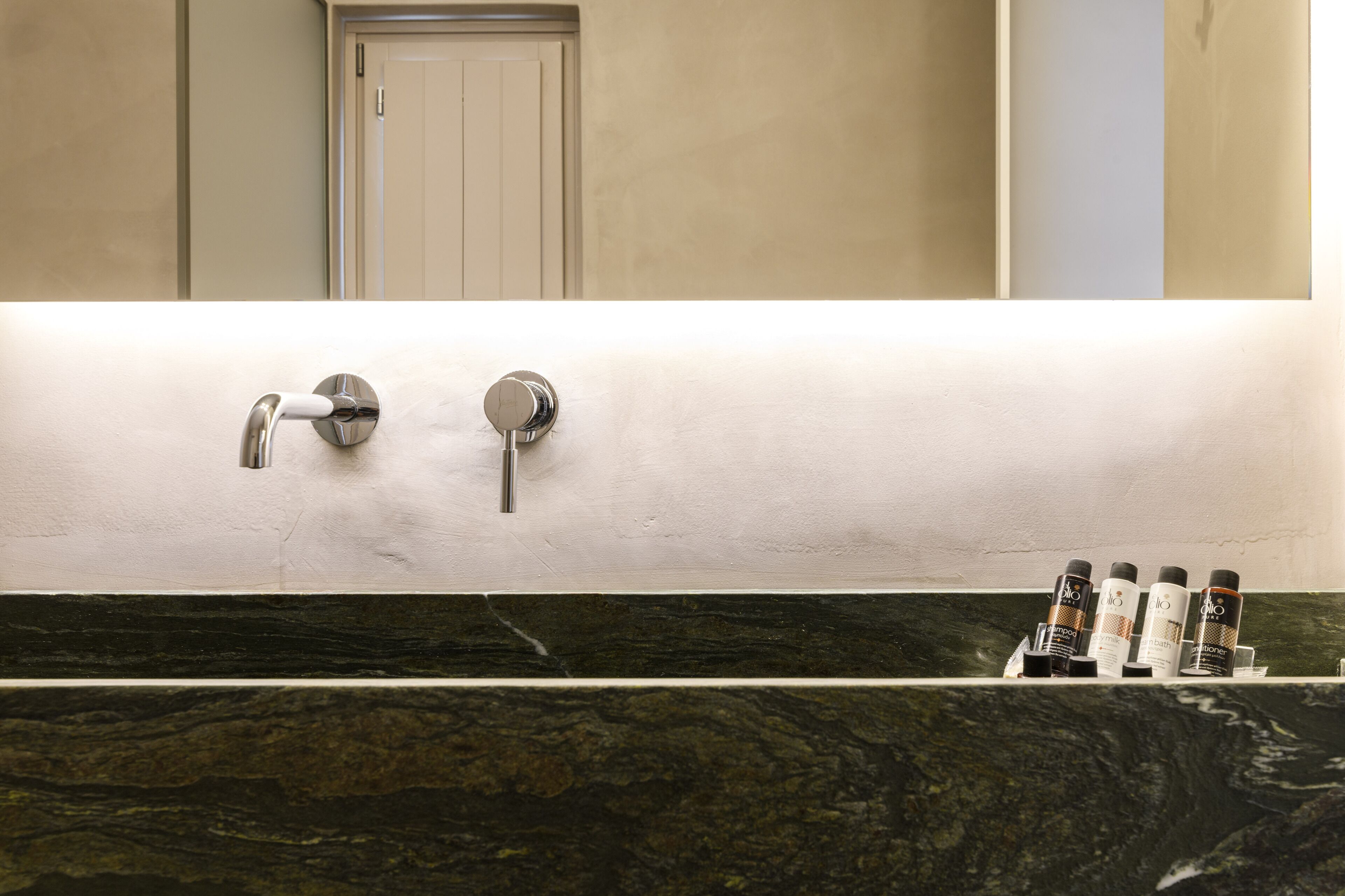 Muro Suites