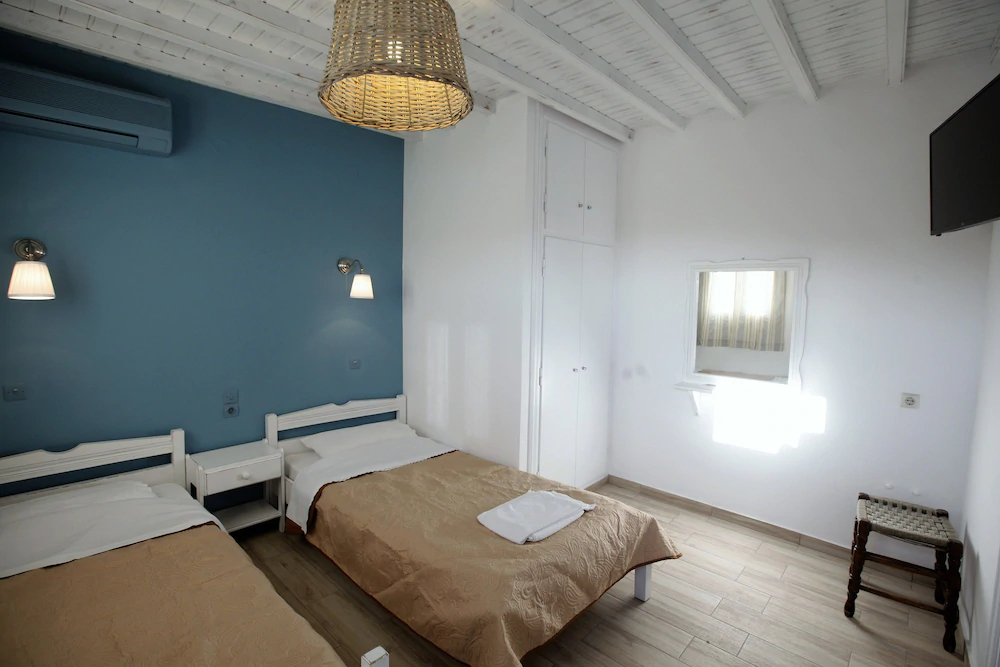 Nikos Rooms