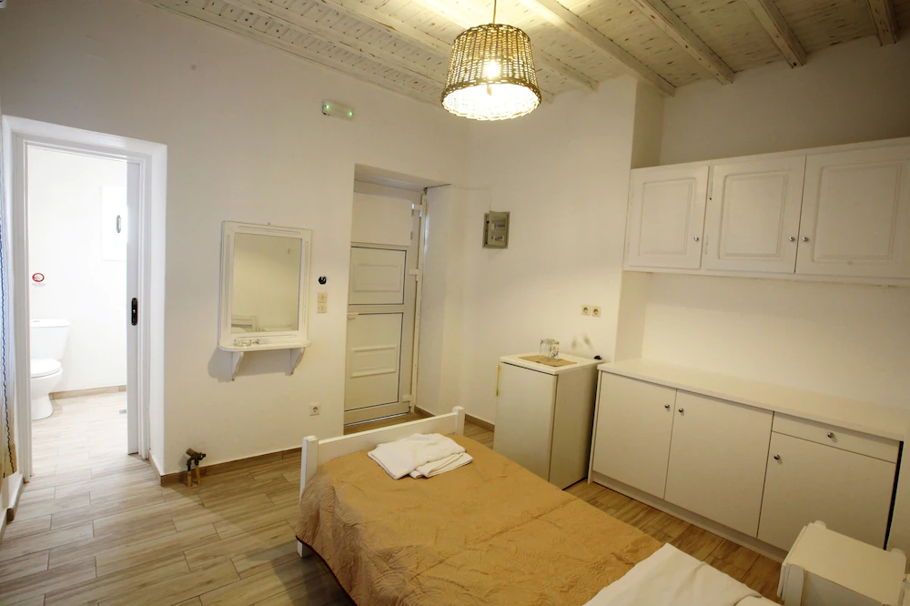 Nikos Rooms