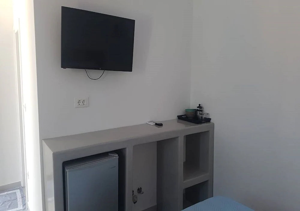 Nikos Rooms