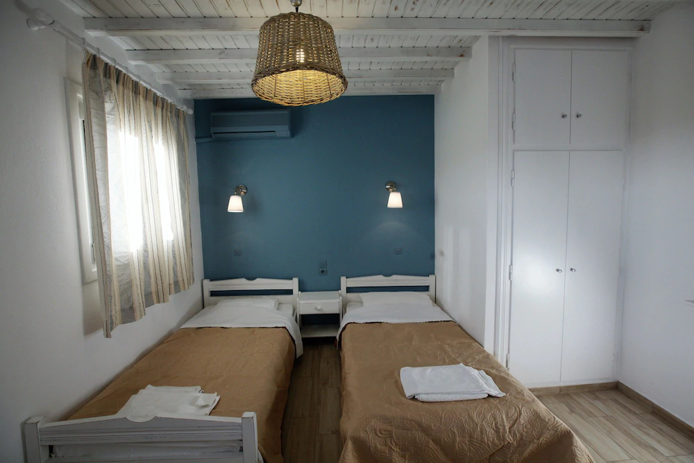 Nikos Rooms