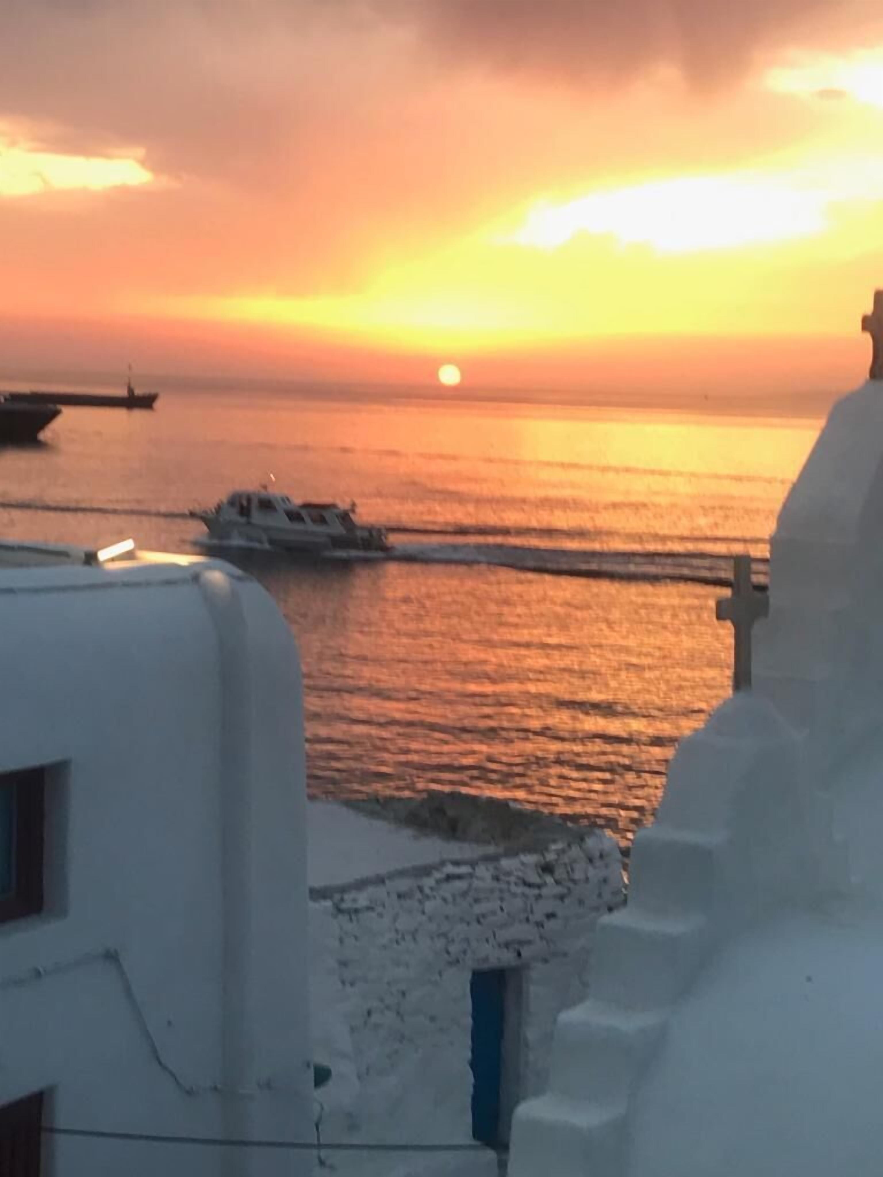 Paraportiani Guesthouse