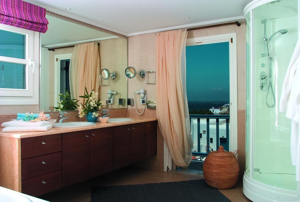 Poseidon Hotel & Suites