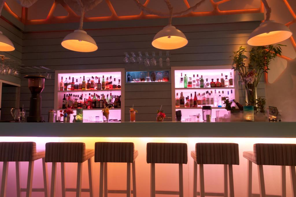 Poseidon Hotel & Suites