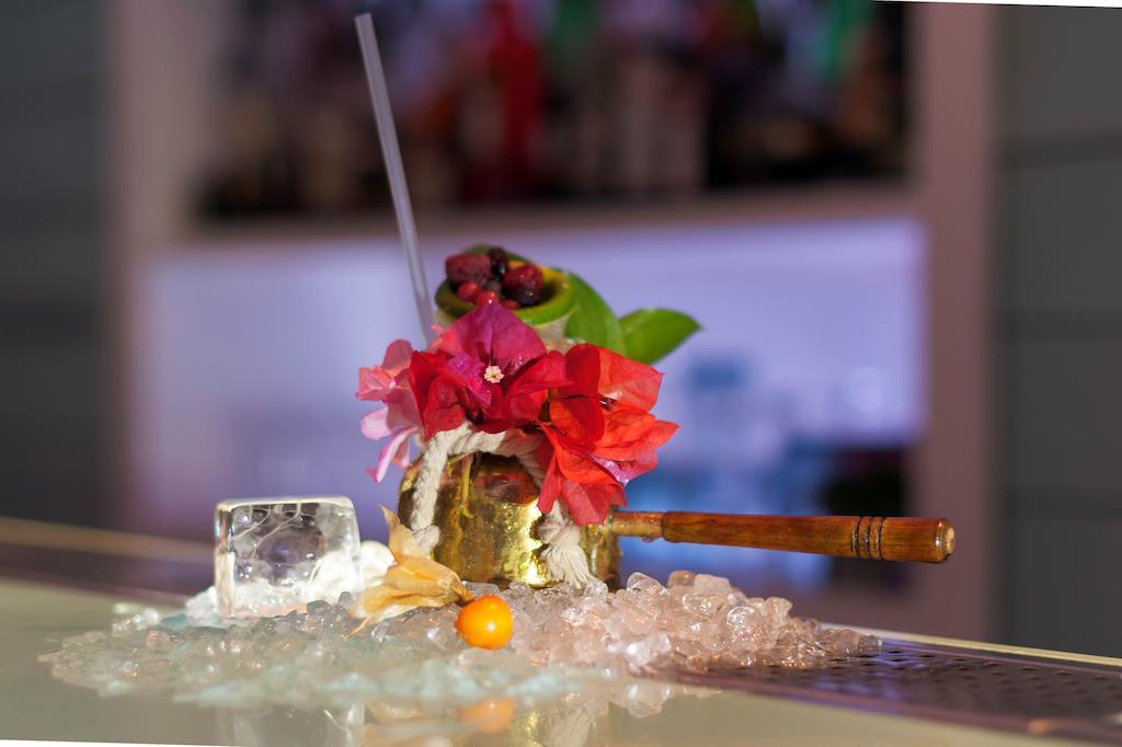 Poseidon Hotel & Suites