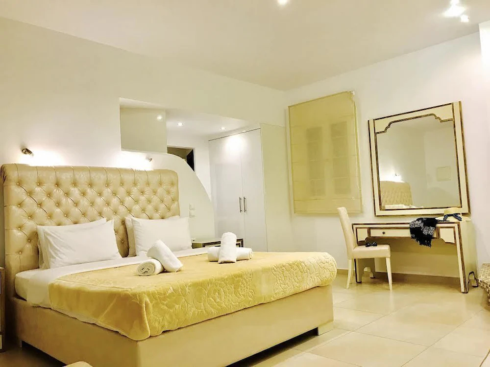 Queen Boutique Suites