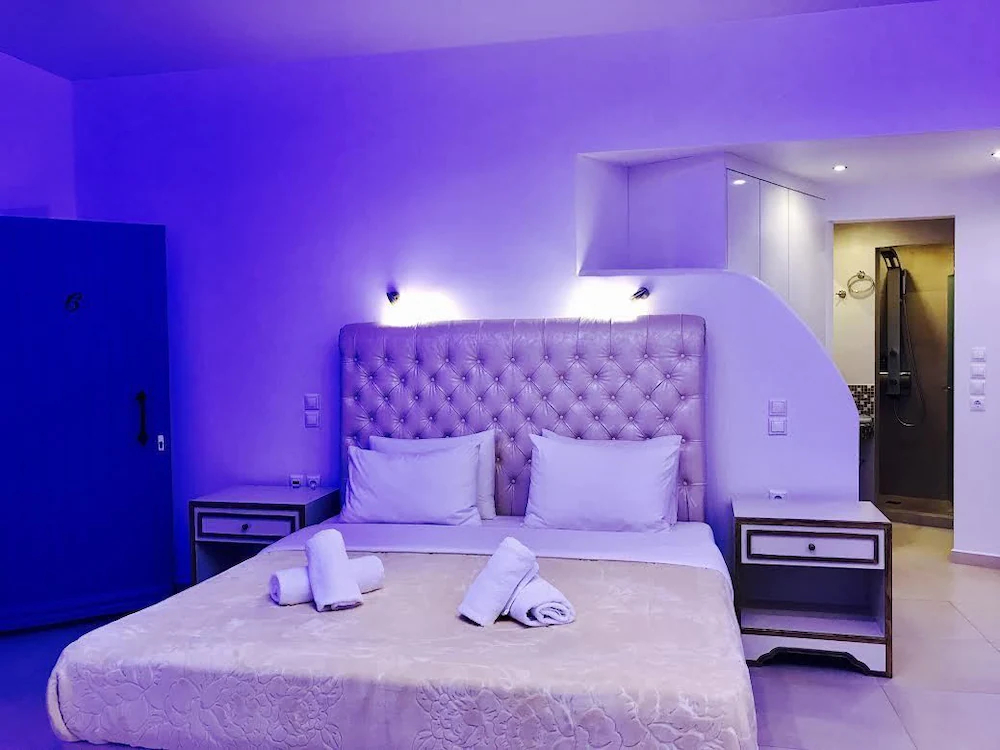 Queen Boutique Suites